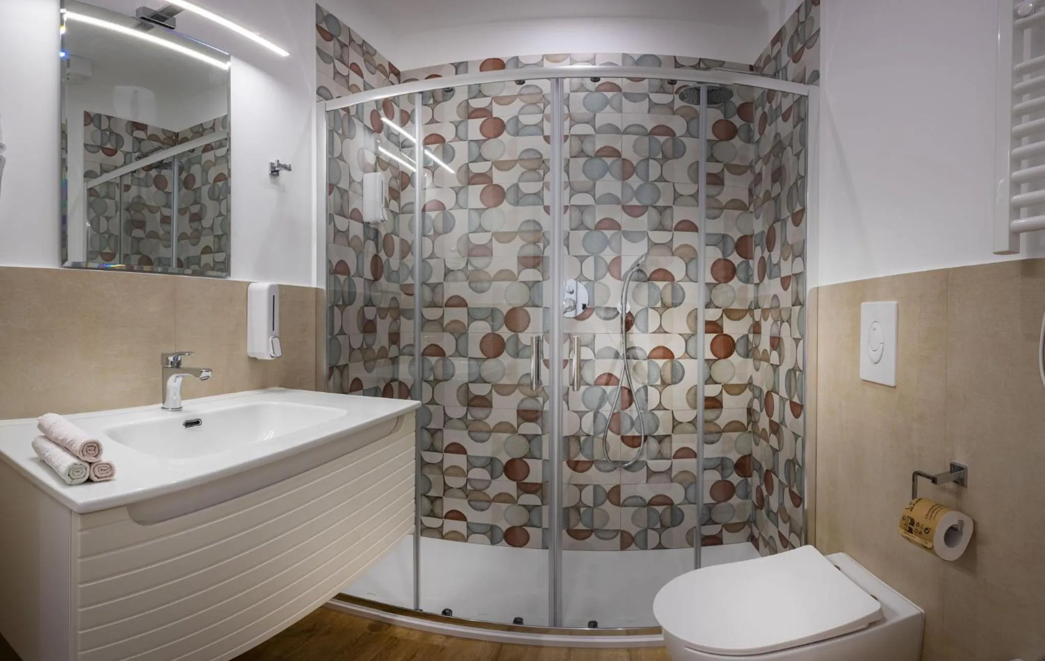 Bathroom in RomeCookSea Guest House