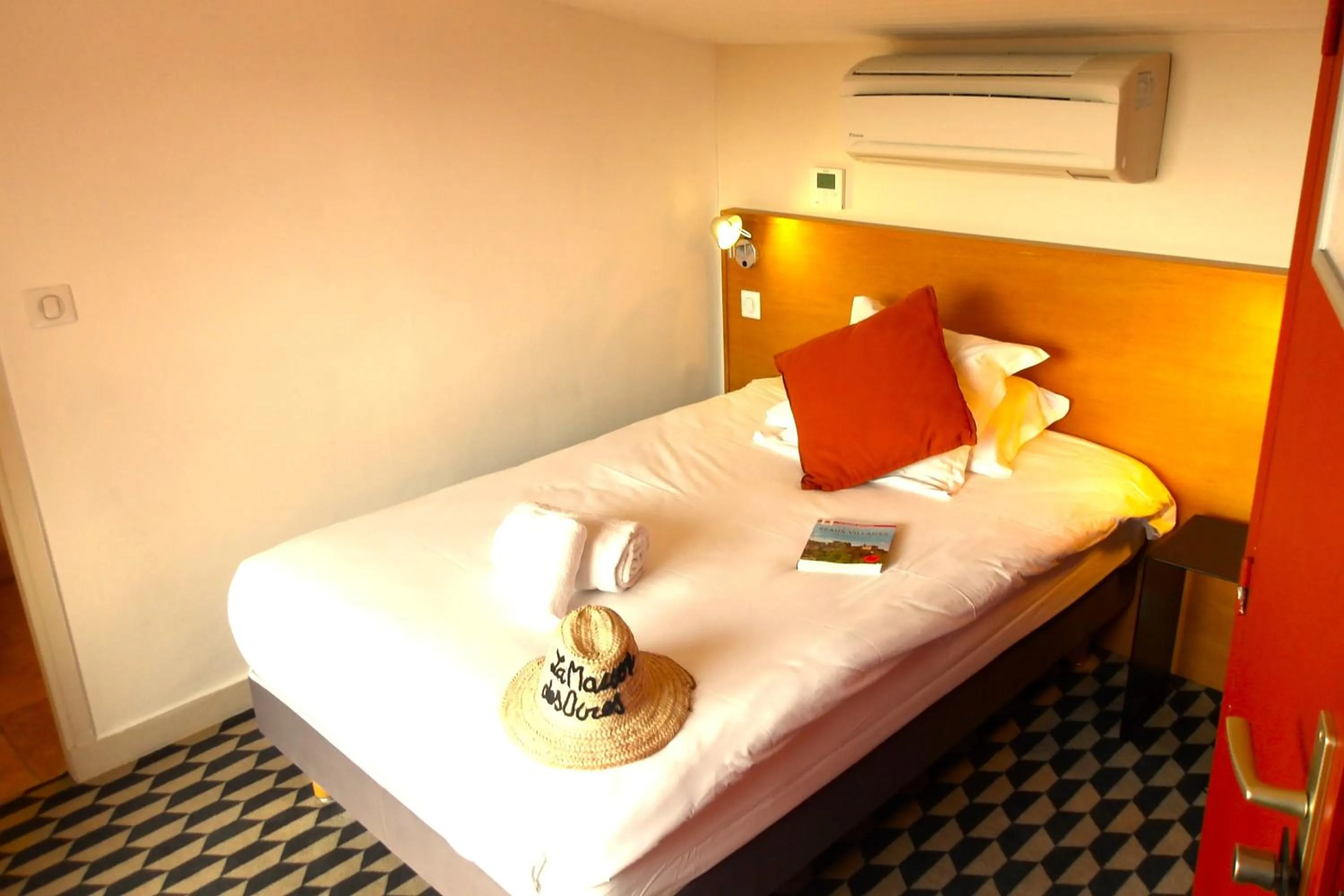 Bed in La Maison des Ocres - Provence