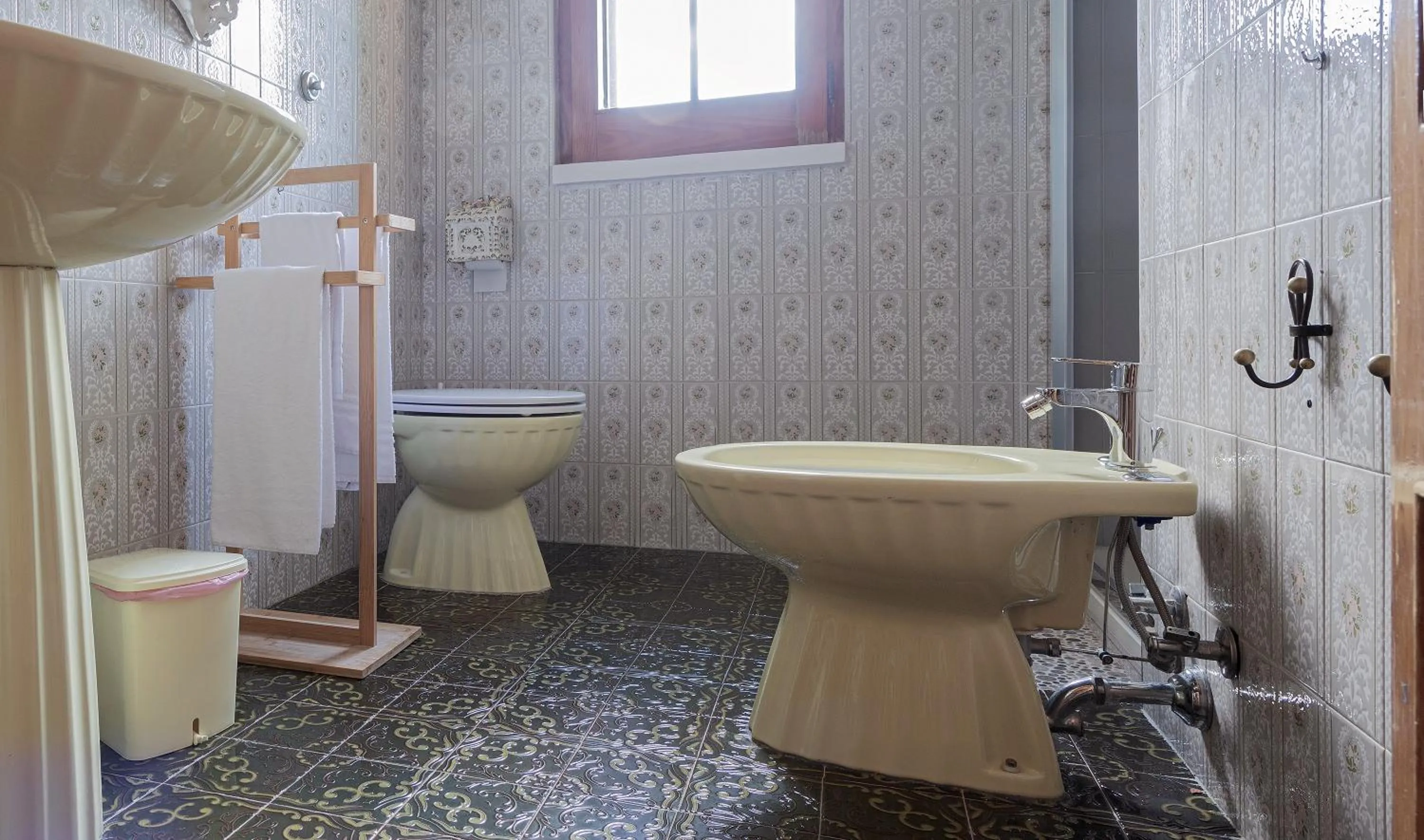 Bathroom in B & B Torre Saracena