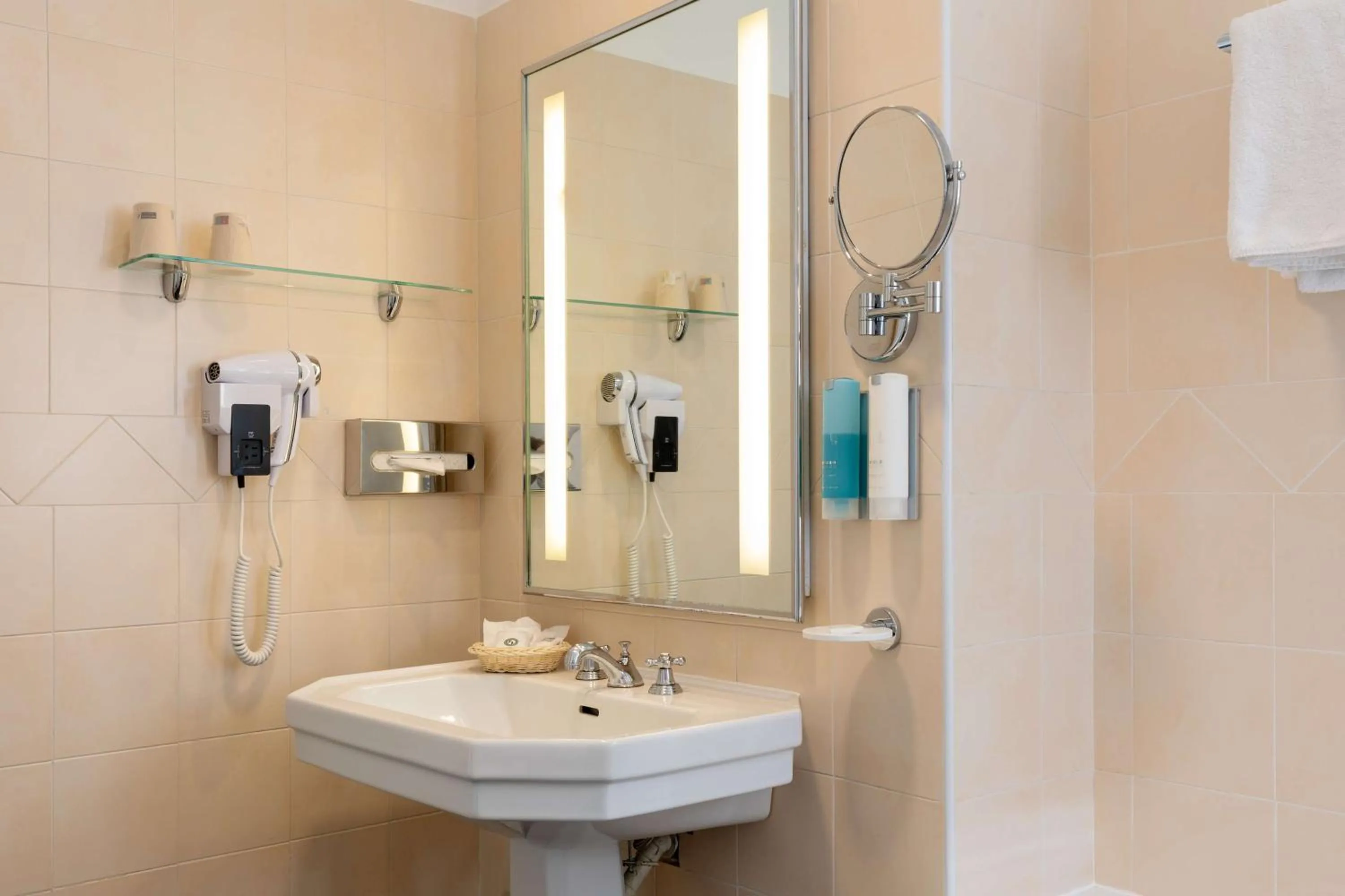 Bathroom in Best Western Hotel Matisse