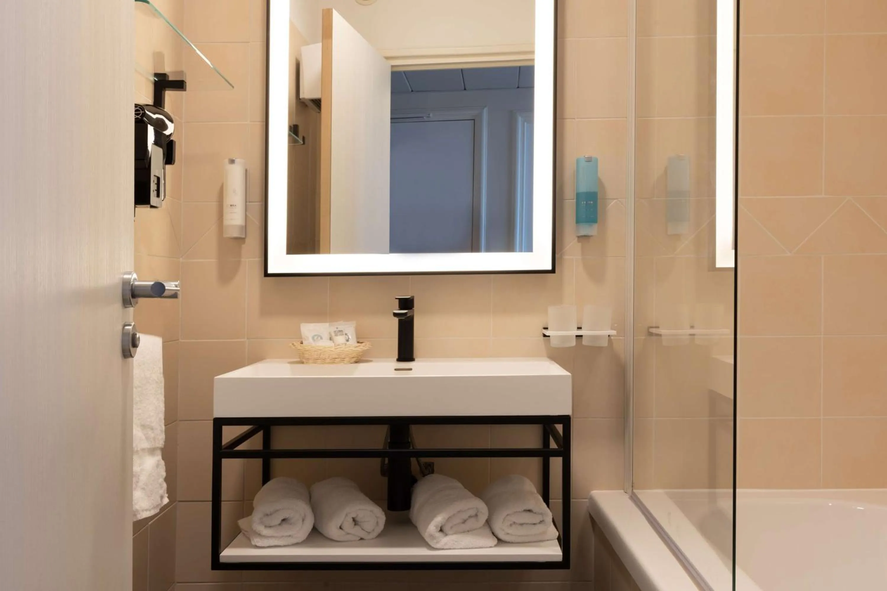 Bathroom in Best Western Hotel Matisse