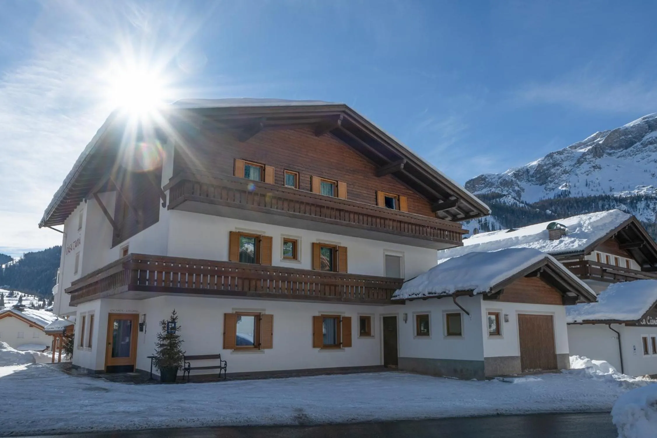 Property building in Garni Ciasa Tamà Sas di Pezzedi Eriberto e Neumair Hermine