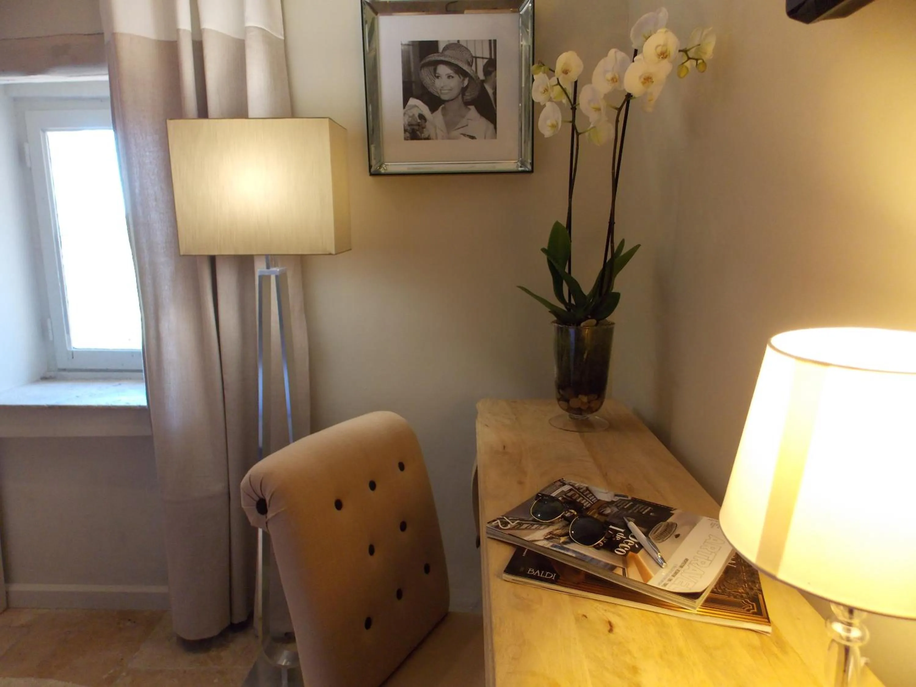 TV and multimedia in Hostellerie Le Roy Soleil