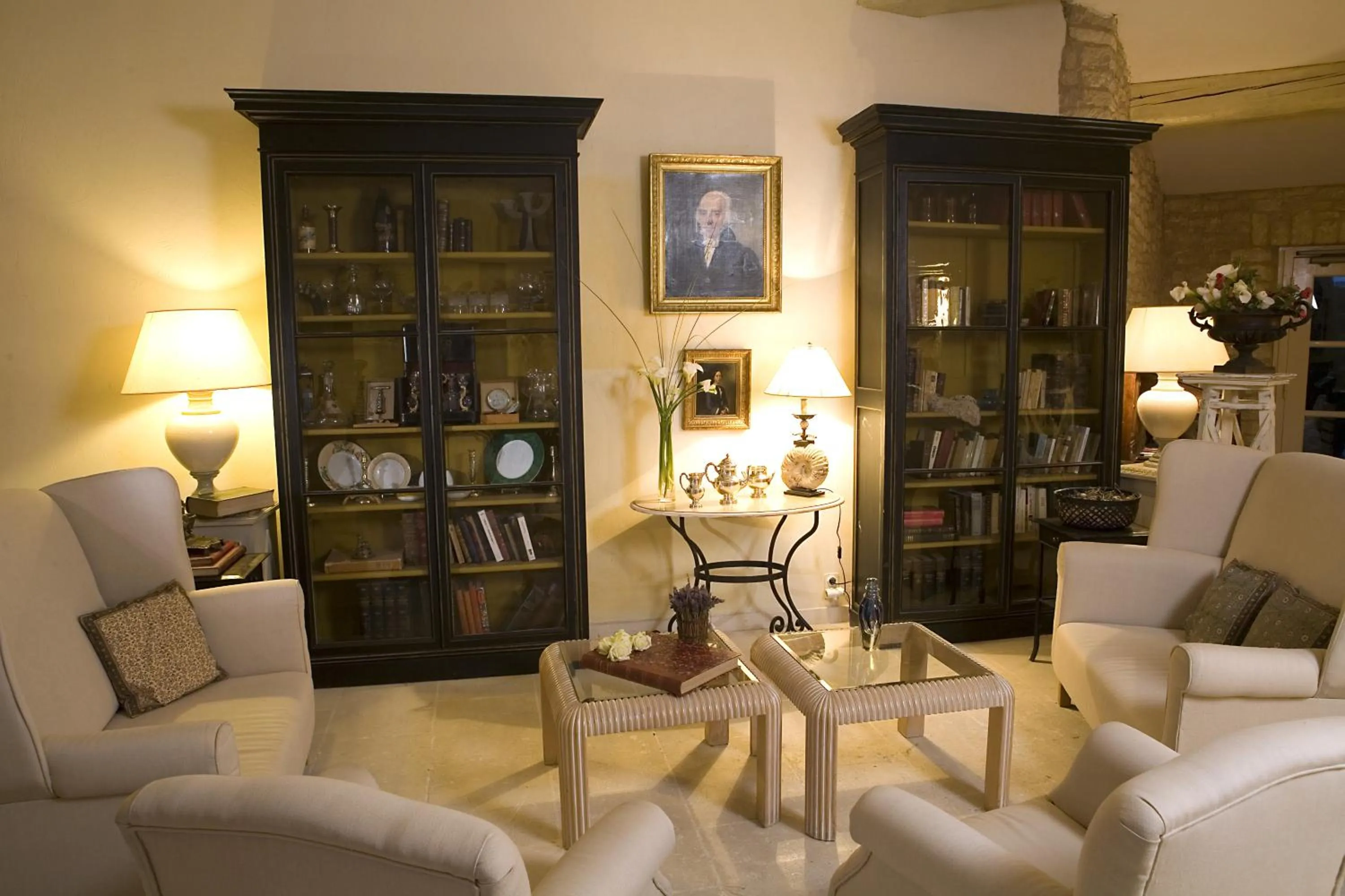 Lobby or reception in Hostellerie Le Roy Soleil