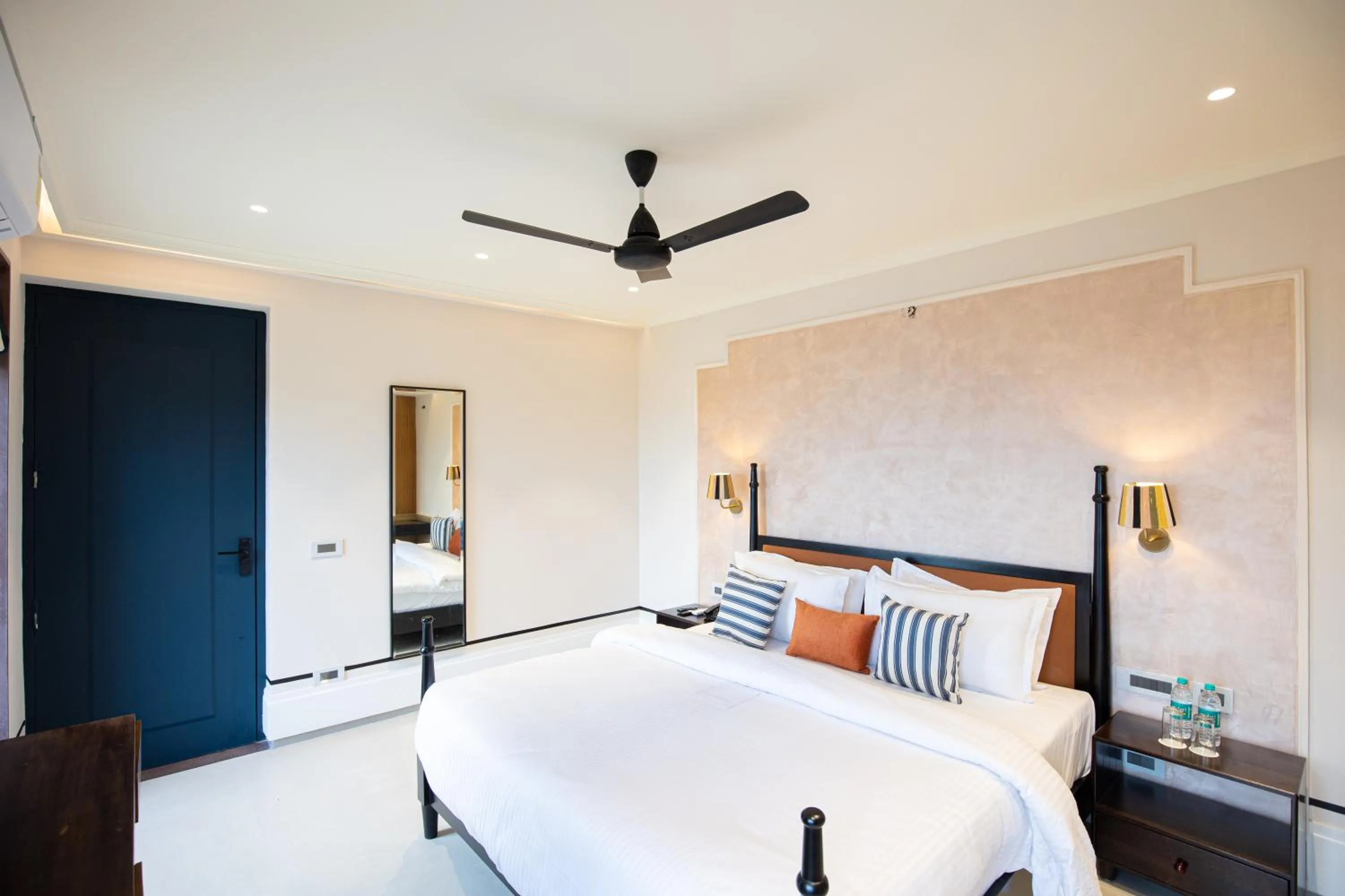 Bed in Casa Blanca Lakecity