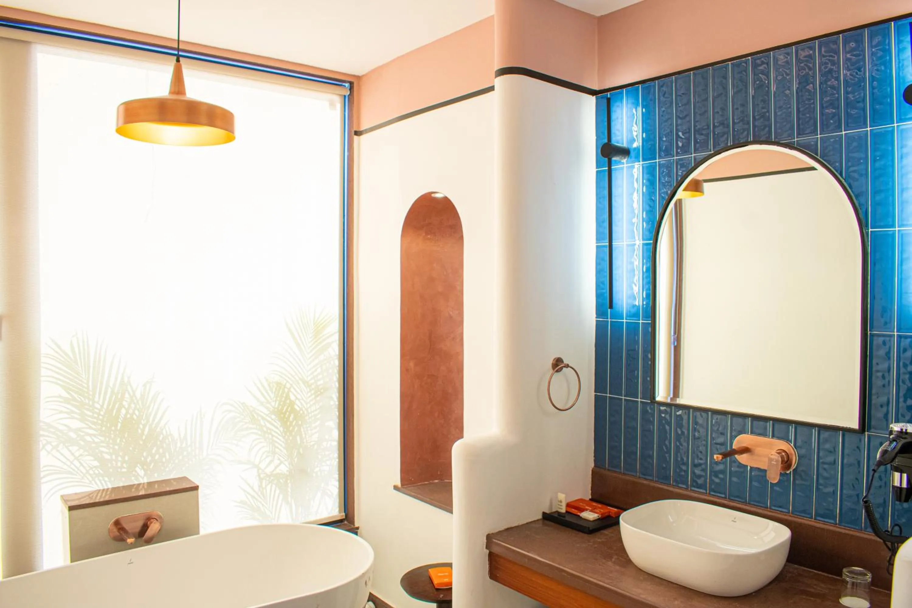 Toilet in Casa Blanca Lakecity