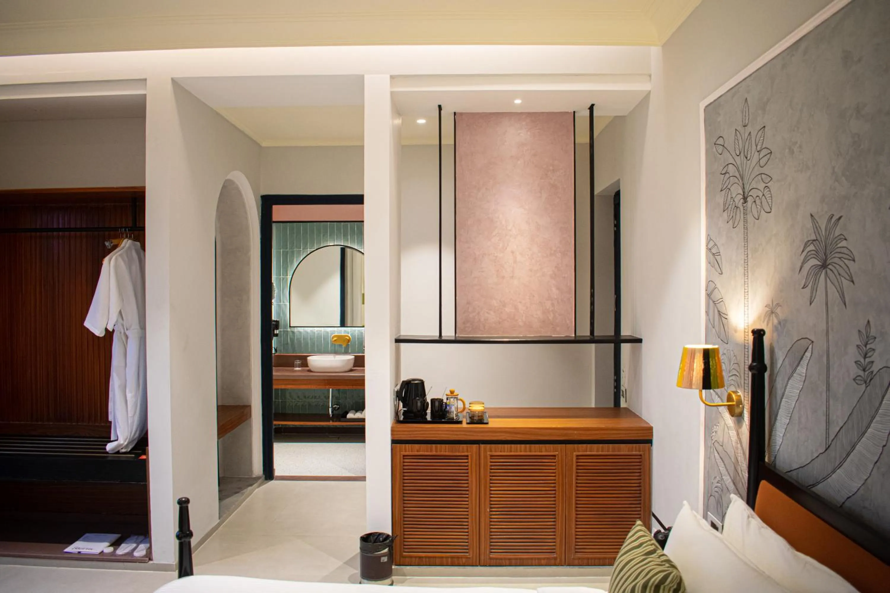 Bed in Casa Blanca Lakecity