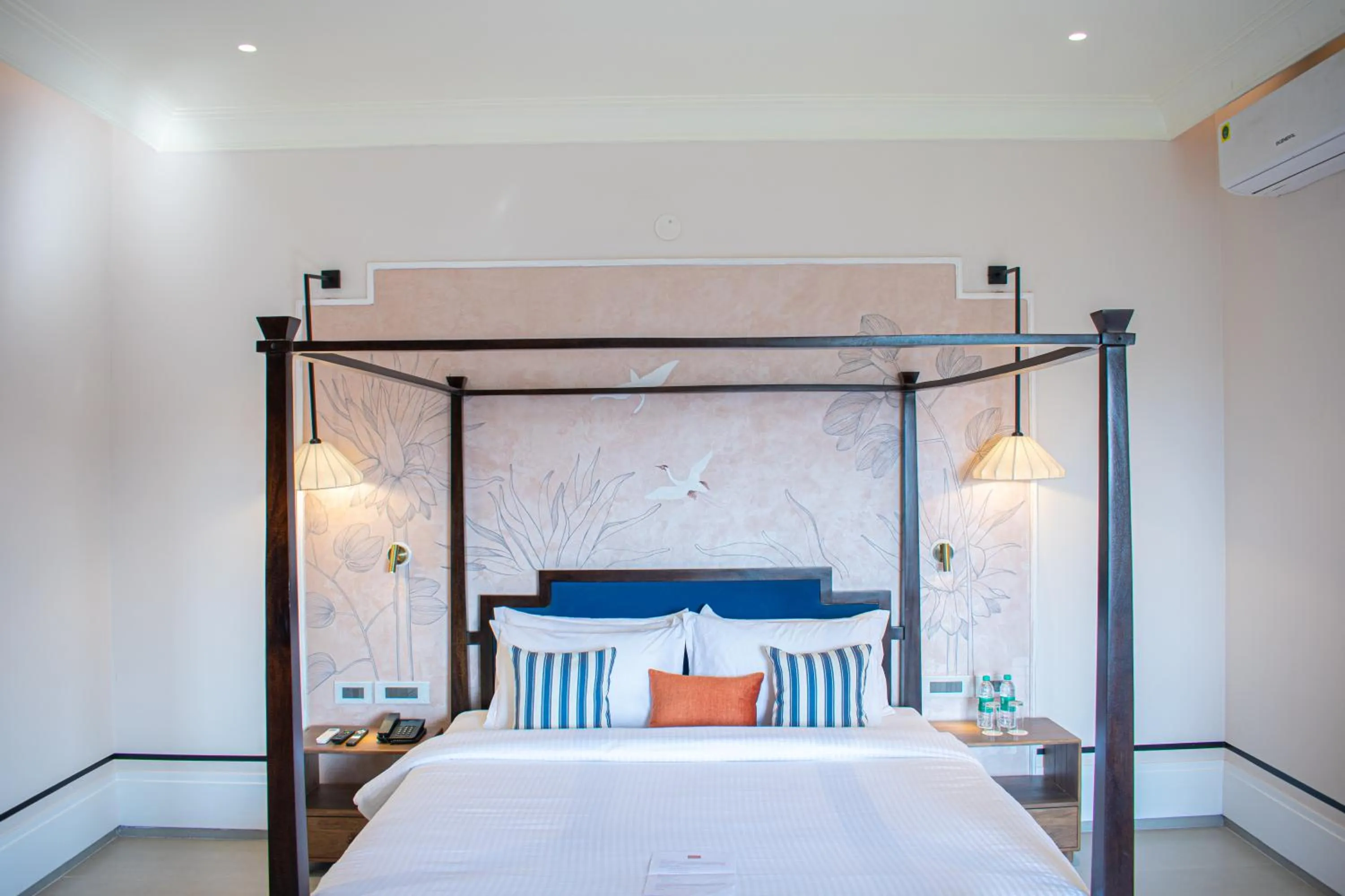 Bed in Casa Blanca Lakecity