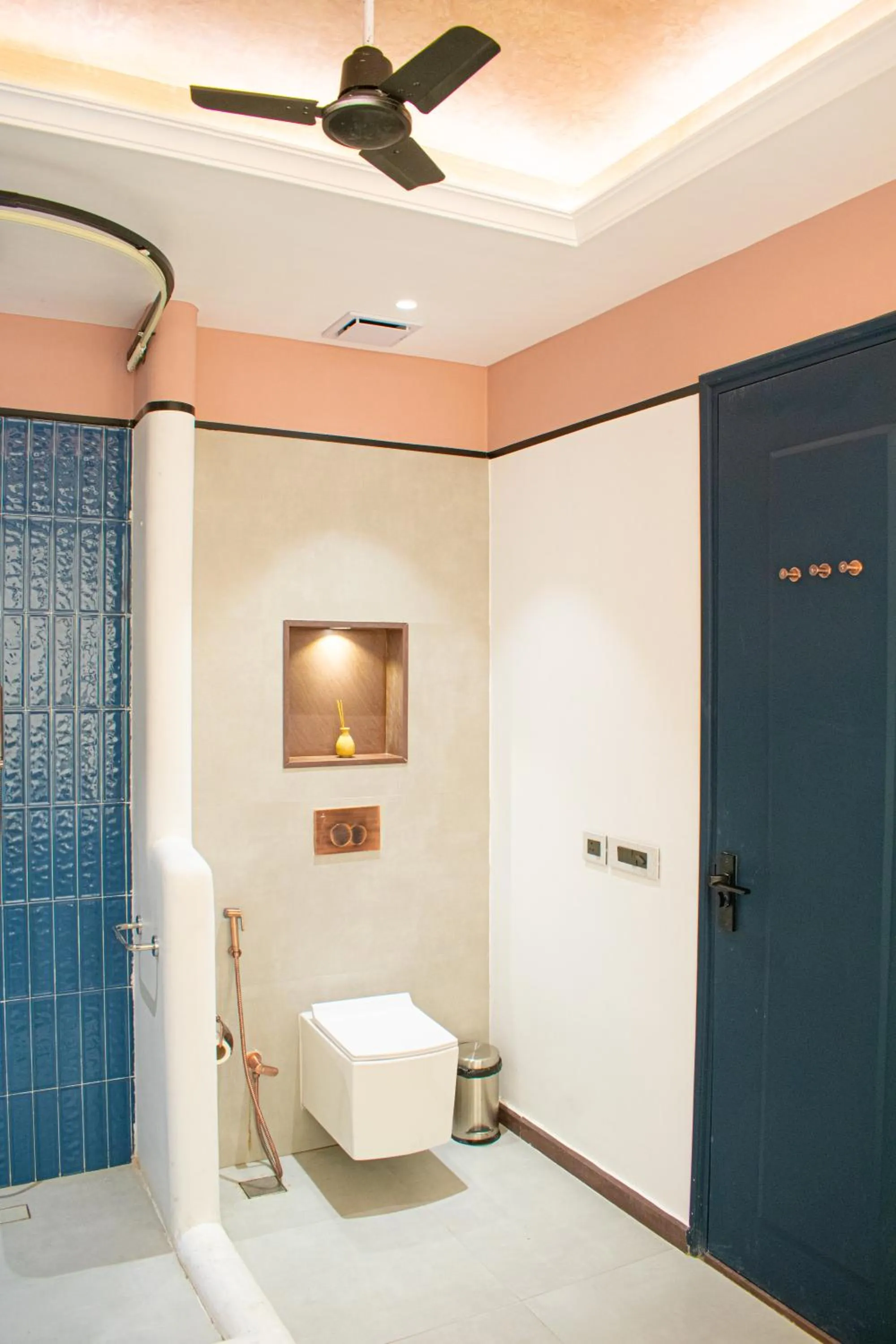 Shower in Casa Blanca Lakecity