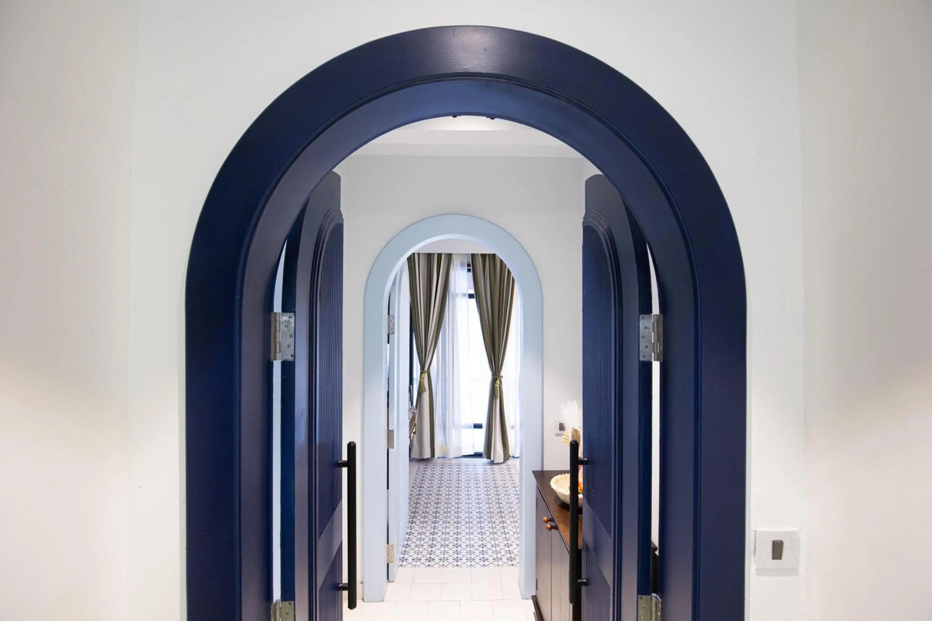 Facade/entrance in Casa Blanca Lakecity