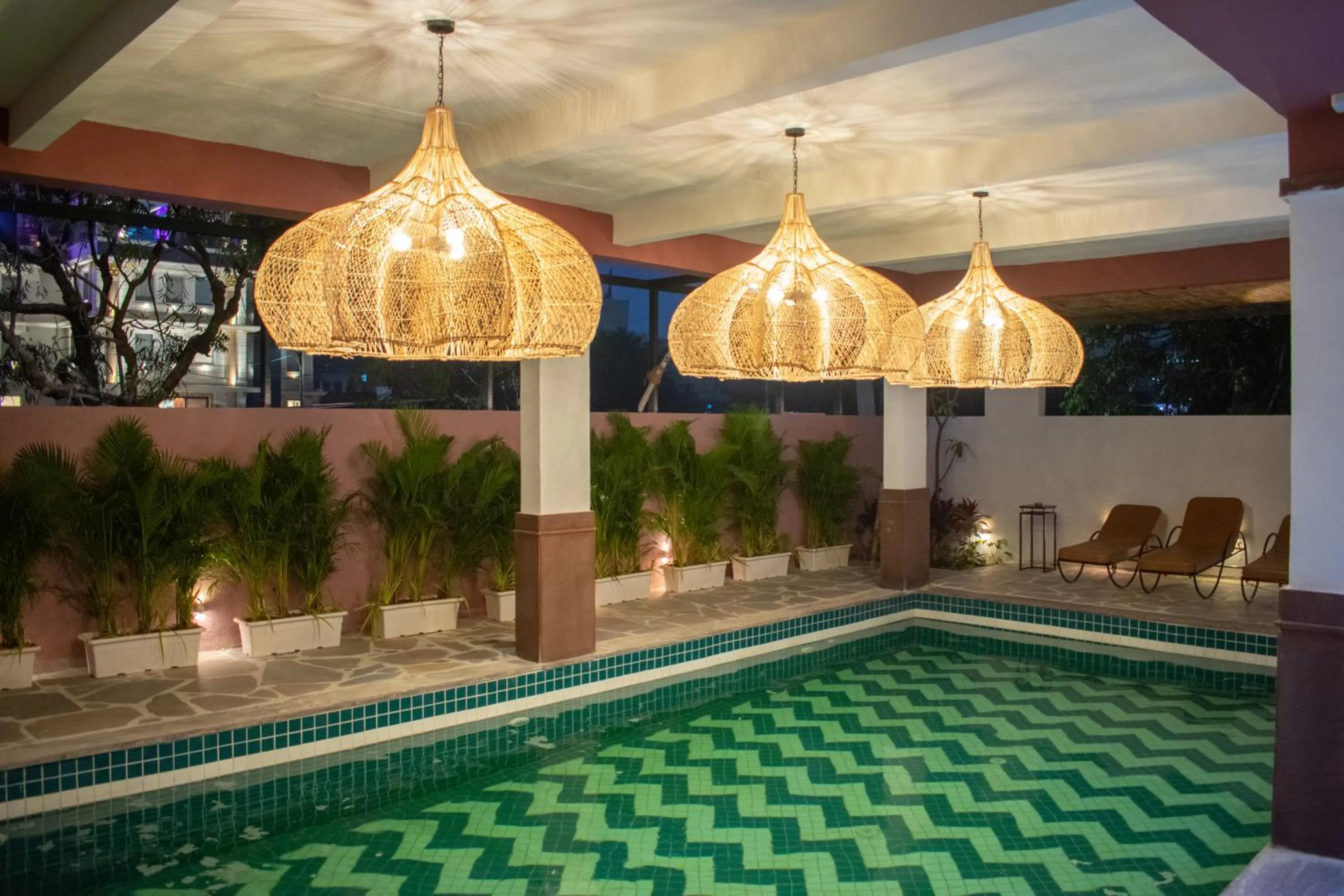 Pool view in Casa Blanca Lakecity