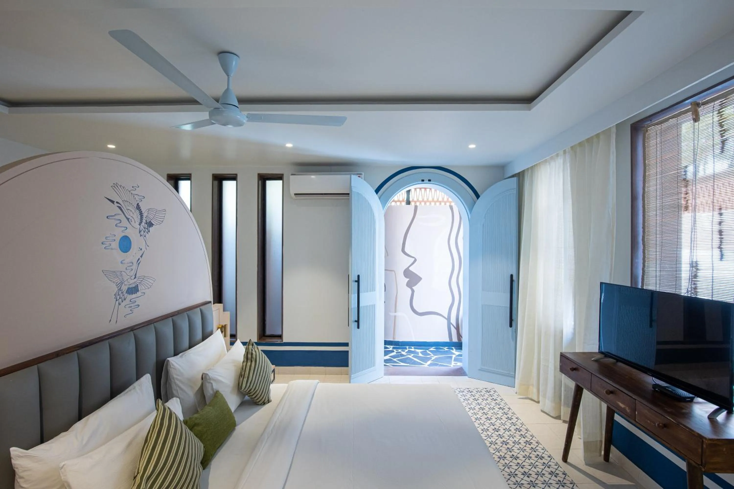 Bed in Casa Blanca Lakecity