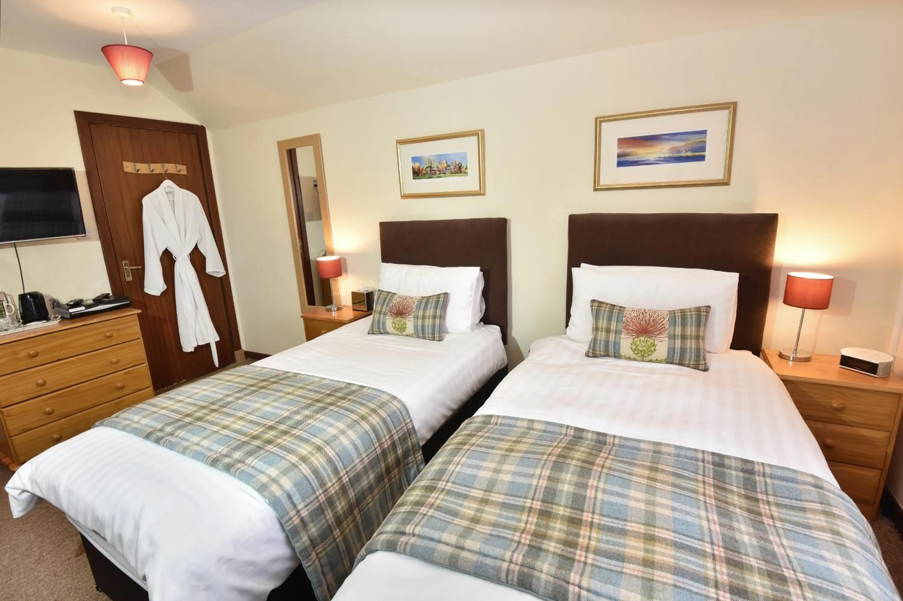 Photo of the whole room in Acer Glen B&B