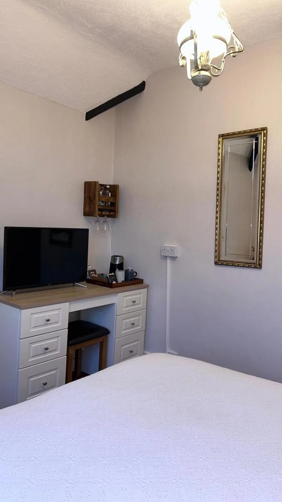 TV and multimedia, Bed in Greylands Guest House