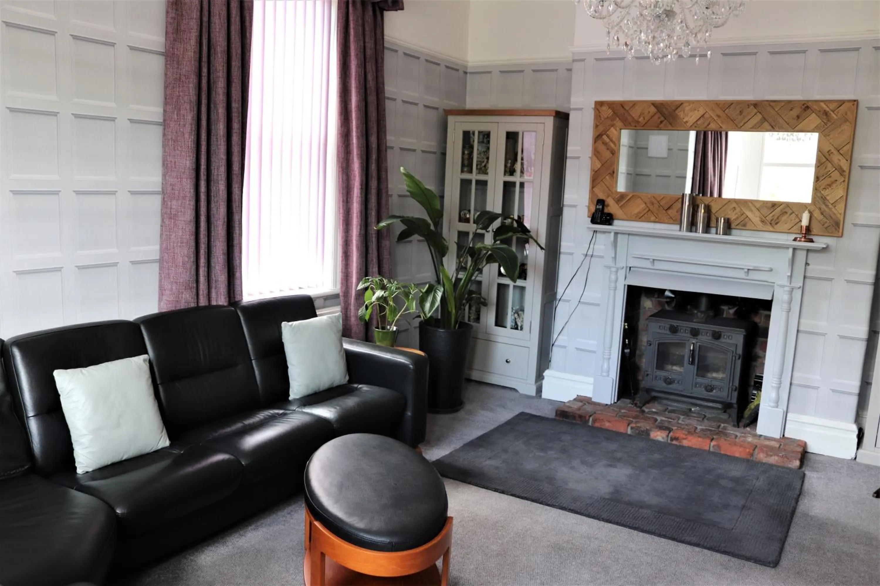 Living room in Greylands Guest House