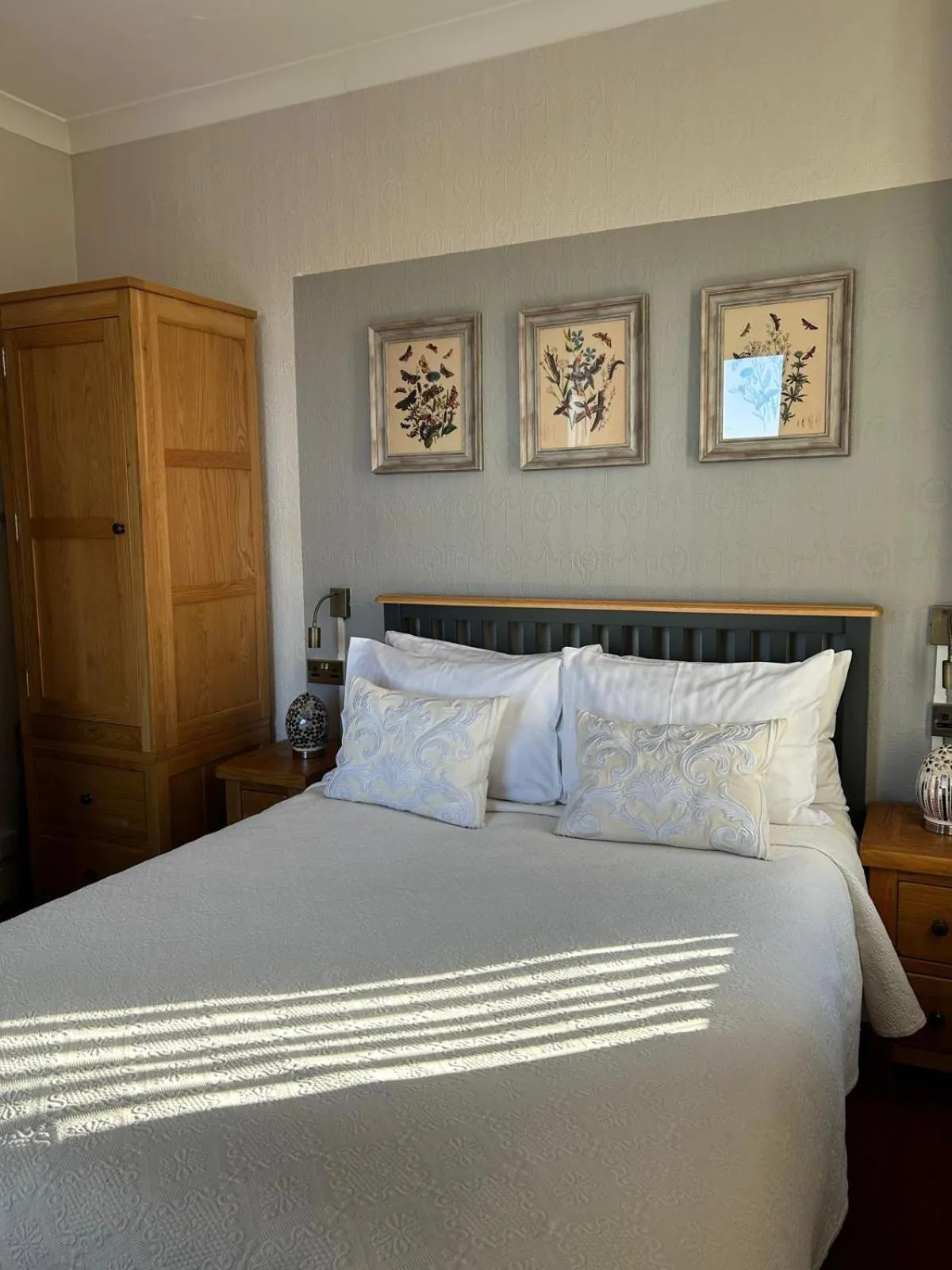 Bedroom, Bed in Greylands Guest House