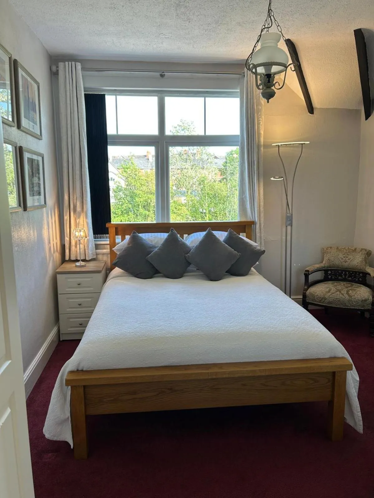 Bedroom, Bed in Greylands Guest House