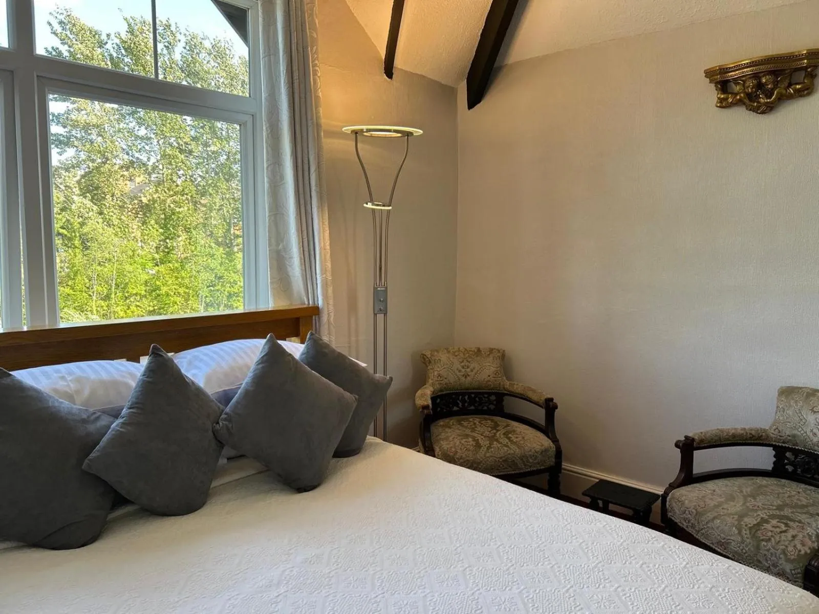 Bed in Greylands Guest House