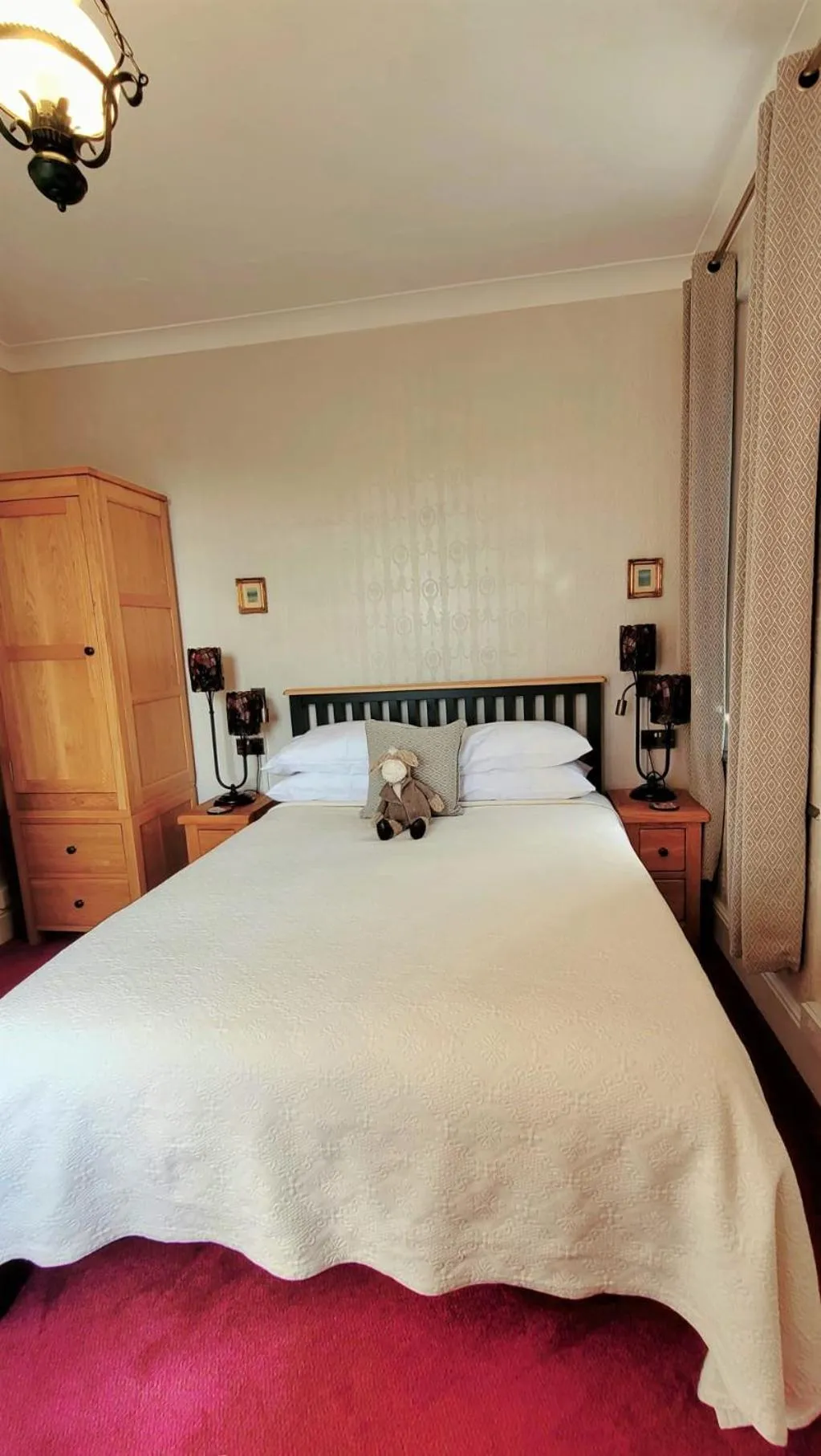 Bed in Greylands Guest House