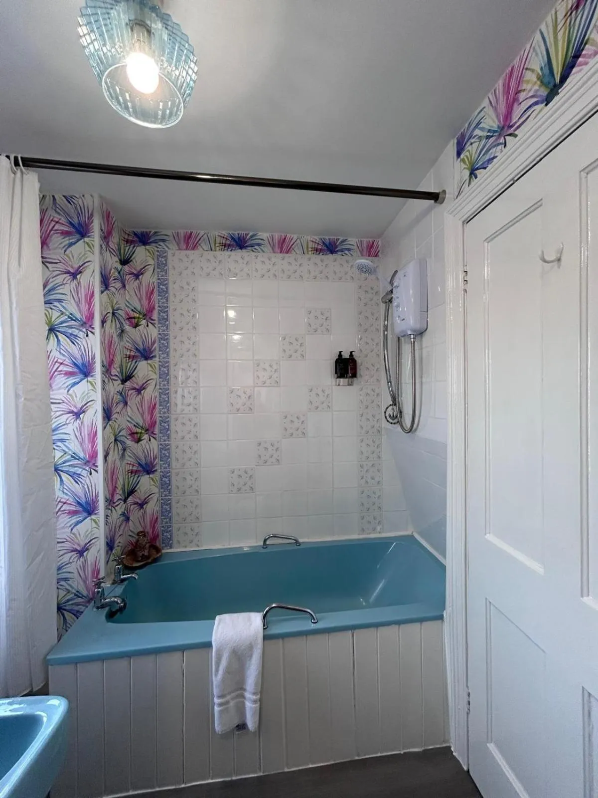 Bathroom in Greylands Guest House