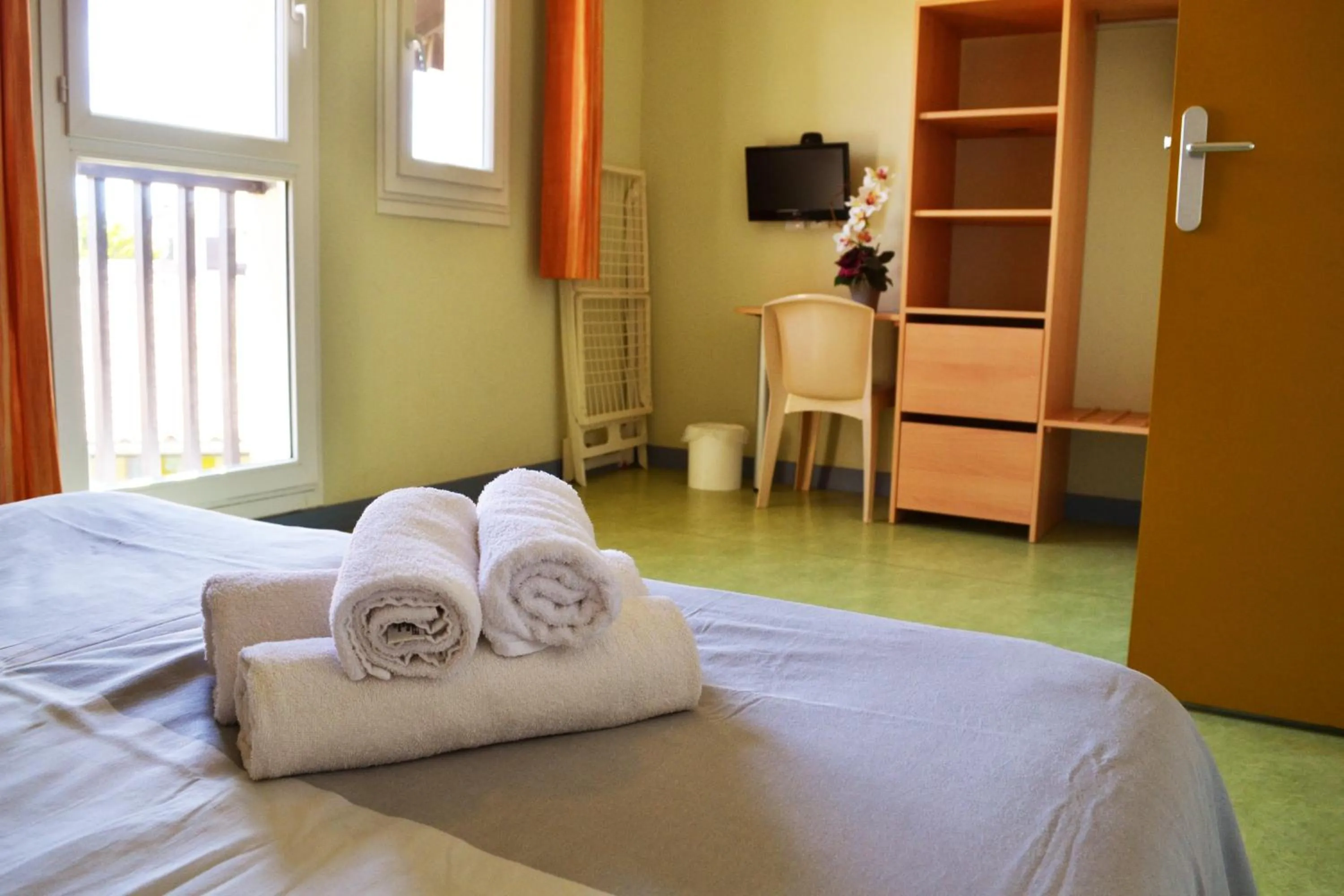 Bedroom, Bed in Village Vacances Le Junka