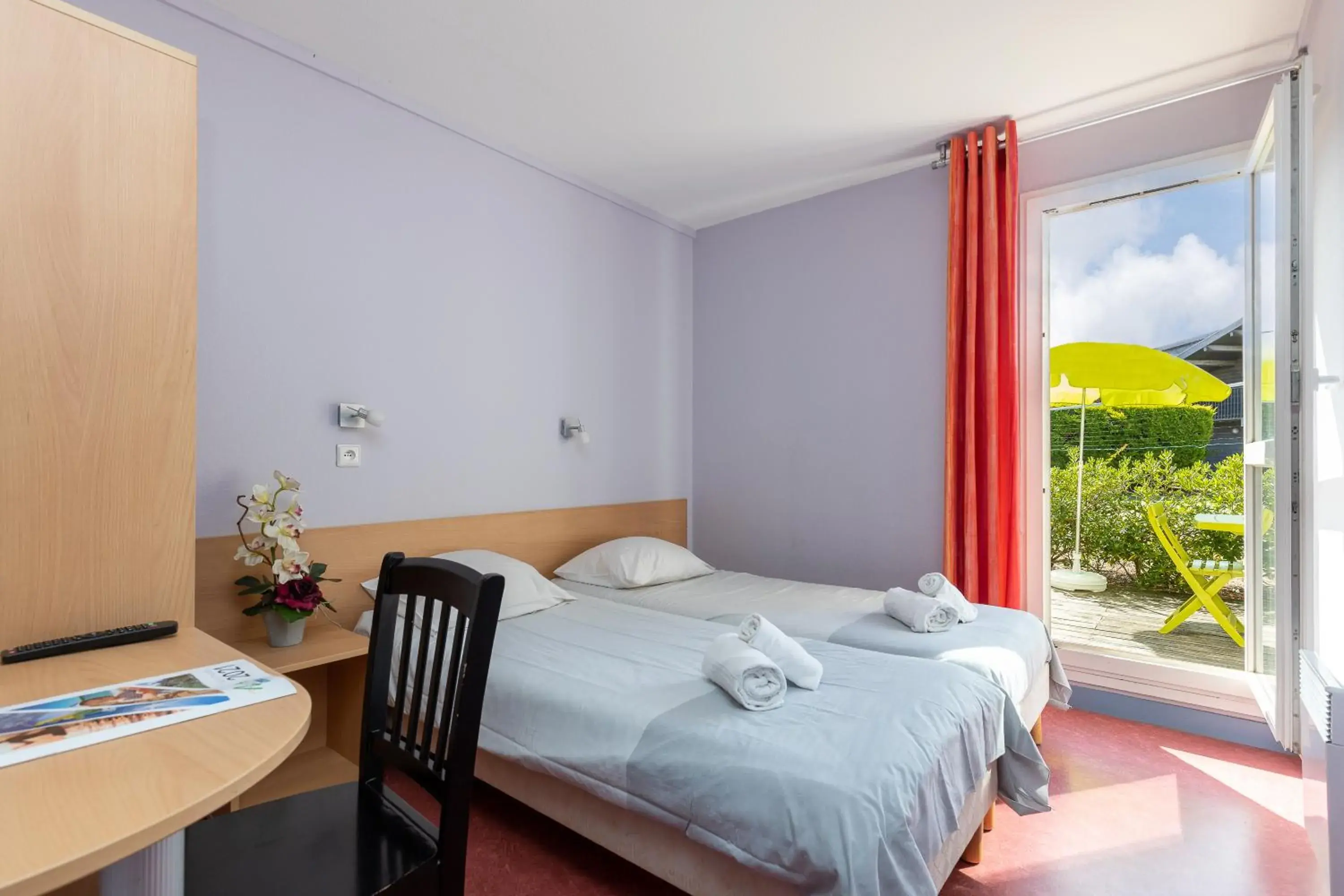 Twin Room in Village Vacances Le Junka Twin Room in Village Vacances Le Junka