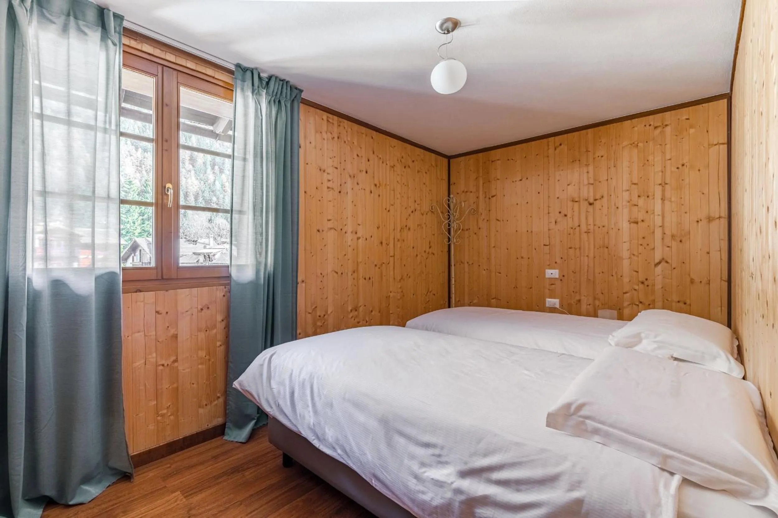 Photo of the whole room, Bed in Hotel Dufour