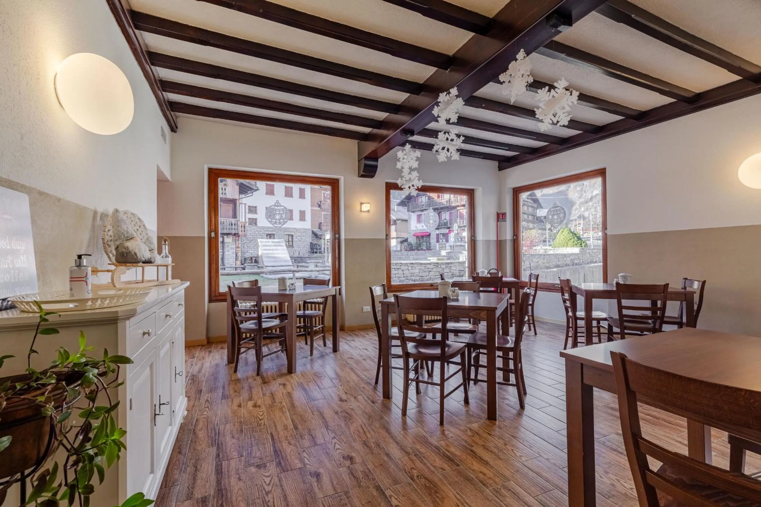 Restaurant/places to eat in Hotel Dufour