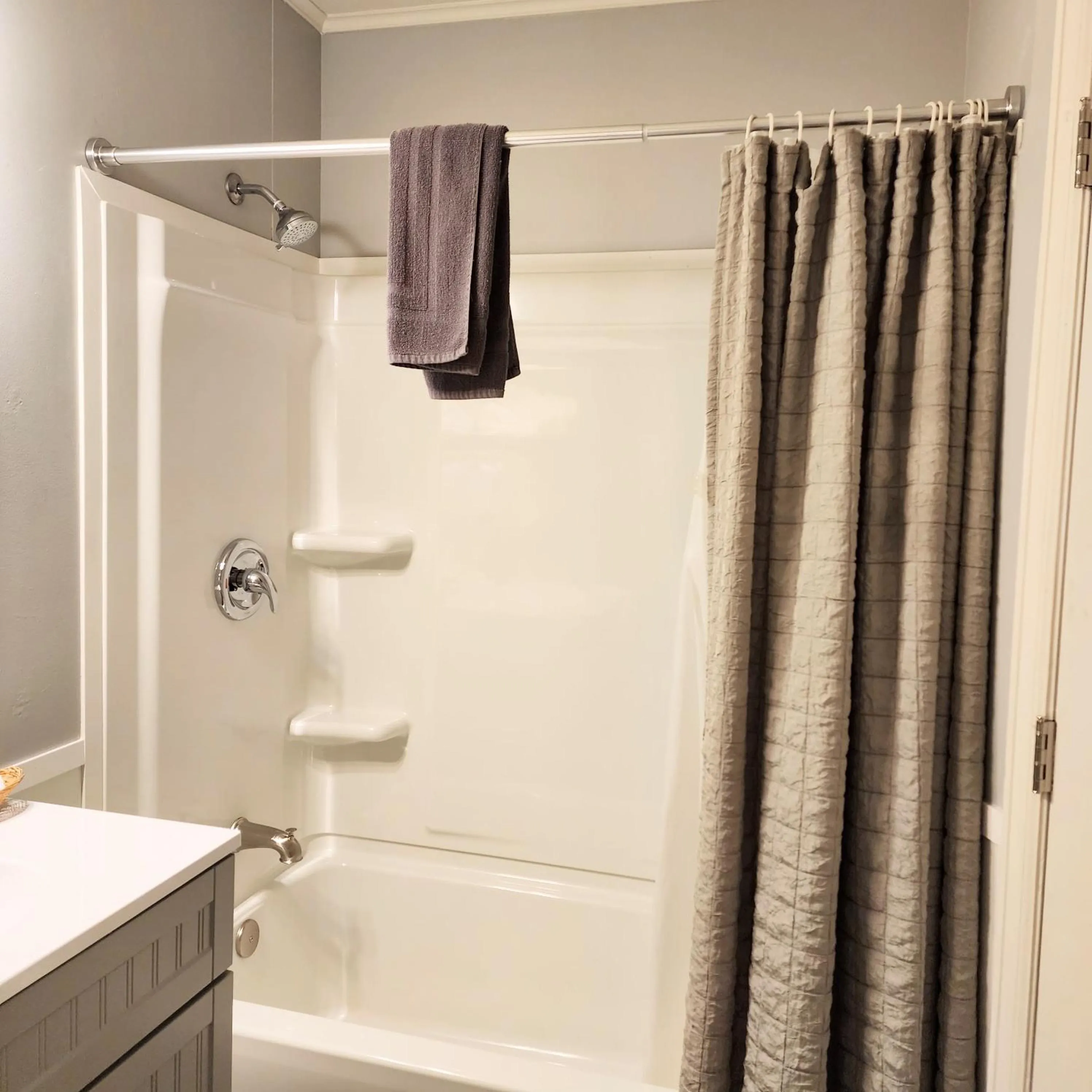 Bathroom in Canyon Motel near Rocky Mountain National Park