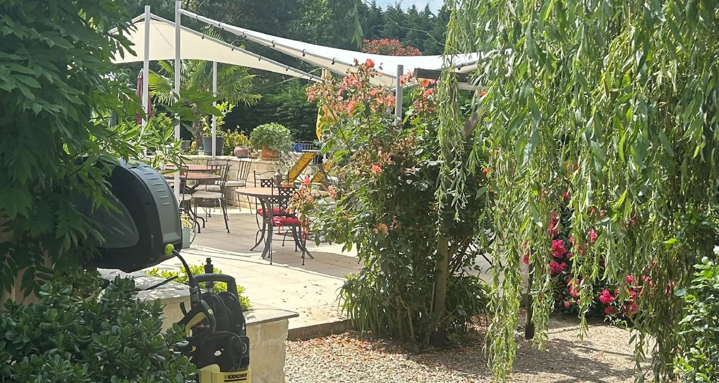 Patio in Merveilleuses chambres d'hôtes à Panazol