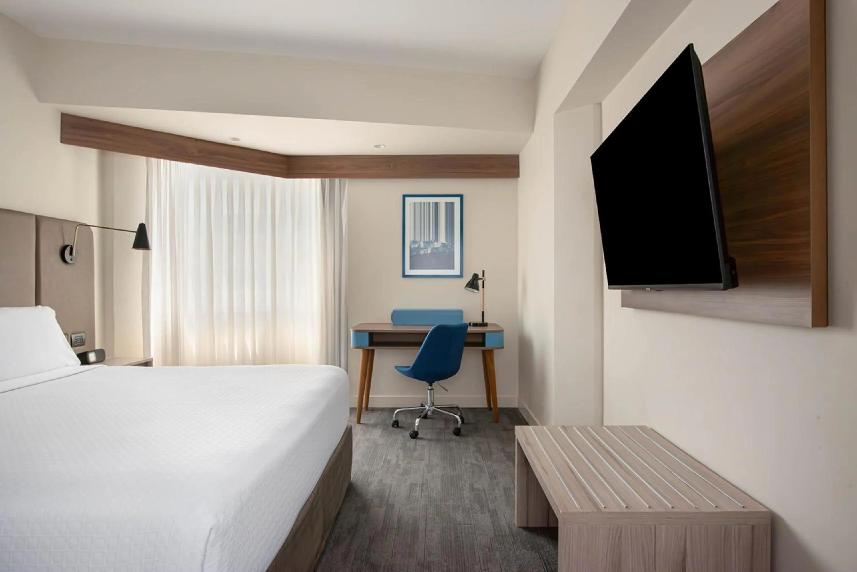 Photo of the whole room, Bed in Crowne Plaza Lima by IHG