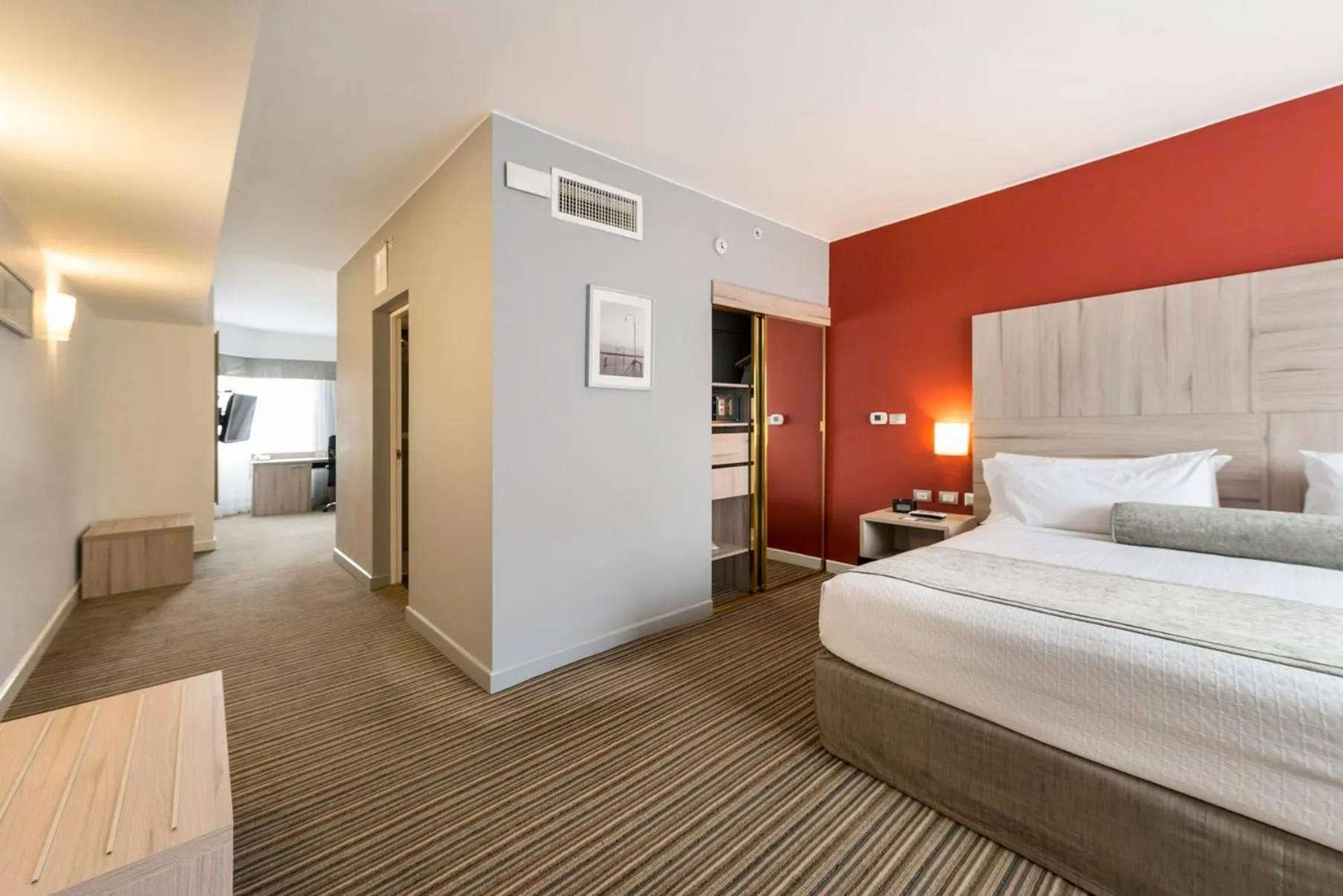 Photo of the whole room, Bed in Crowne Plaza Lima by IHG