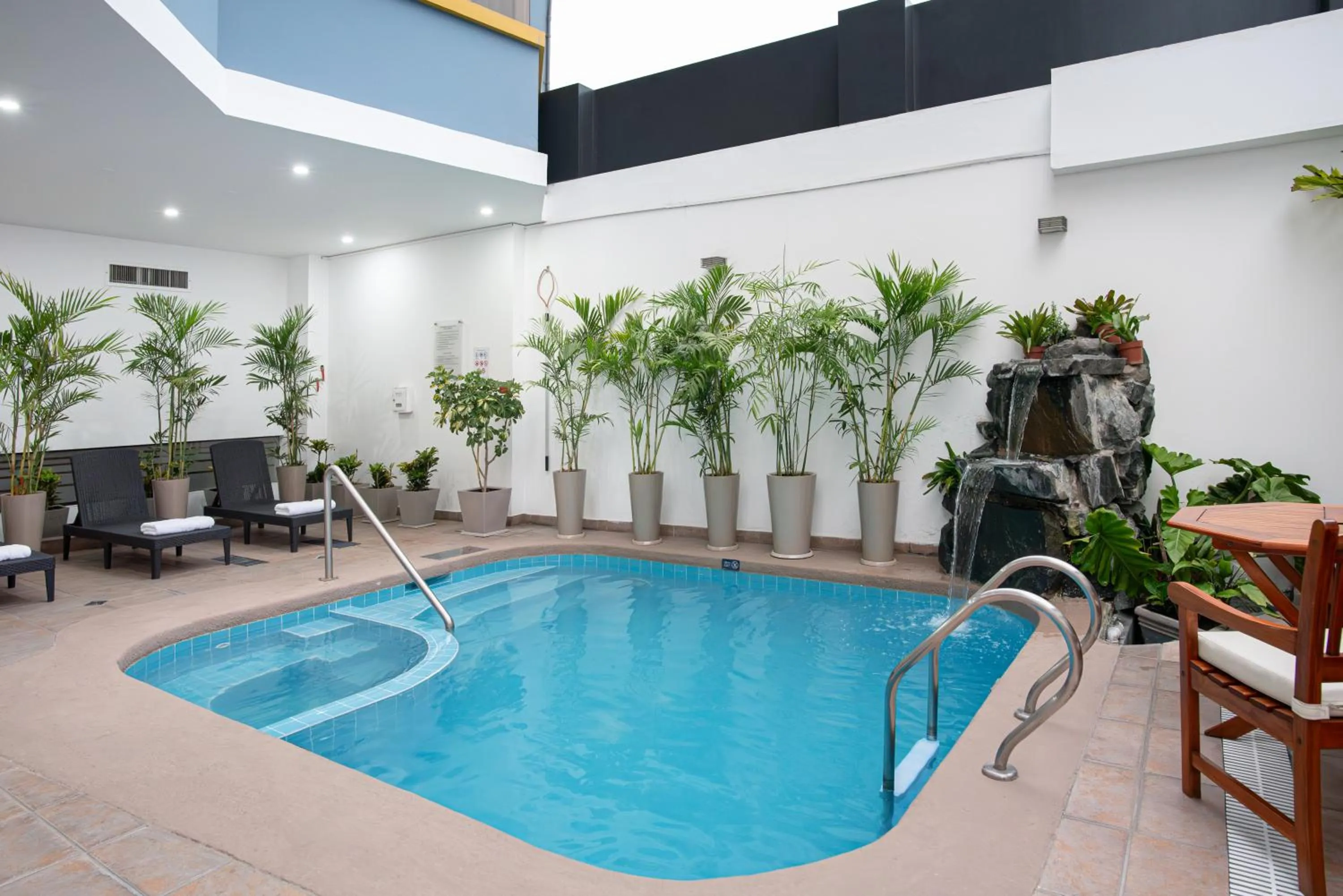 Swimming pool in Crowne Plaza Lima by IHG