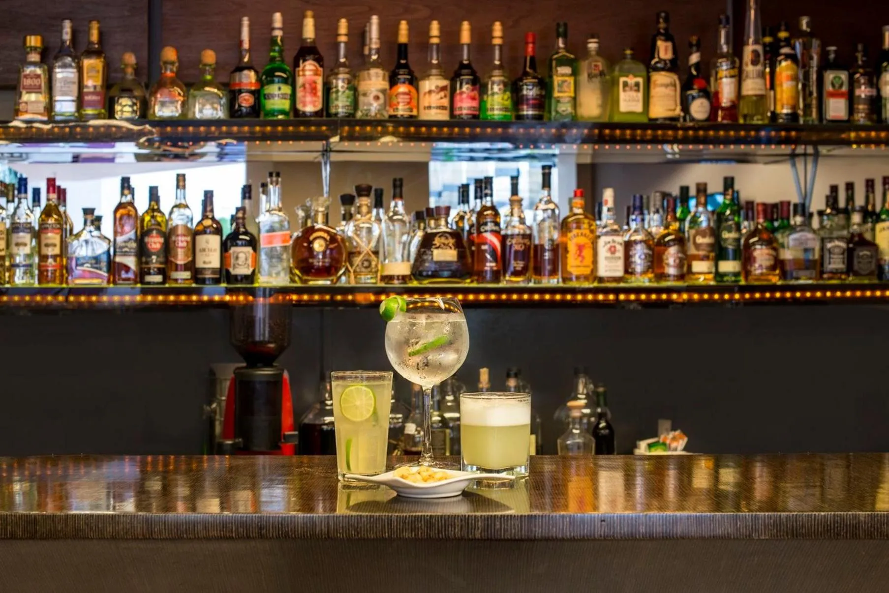 Lounge or bar in Crowne Plaza Lima by IHG