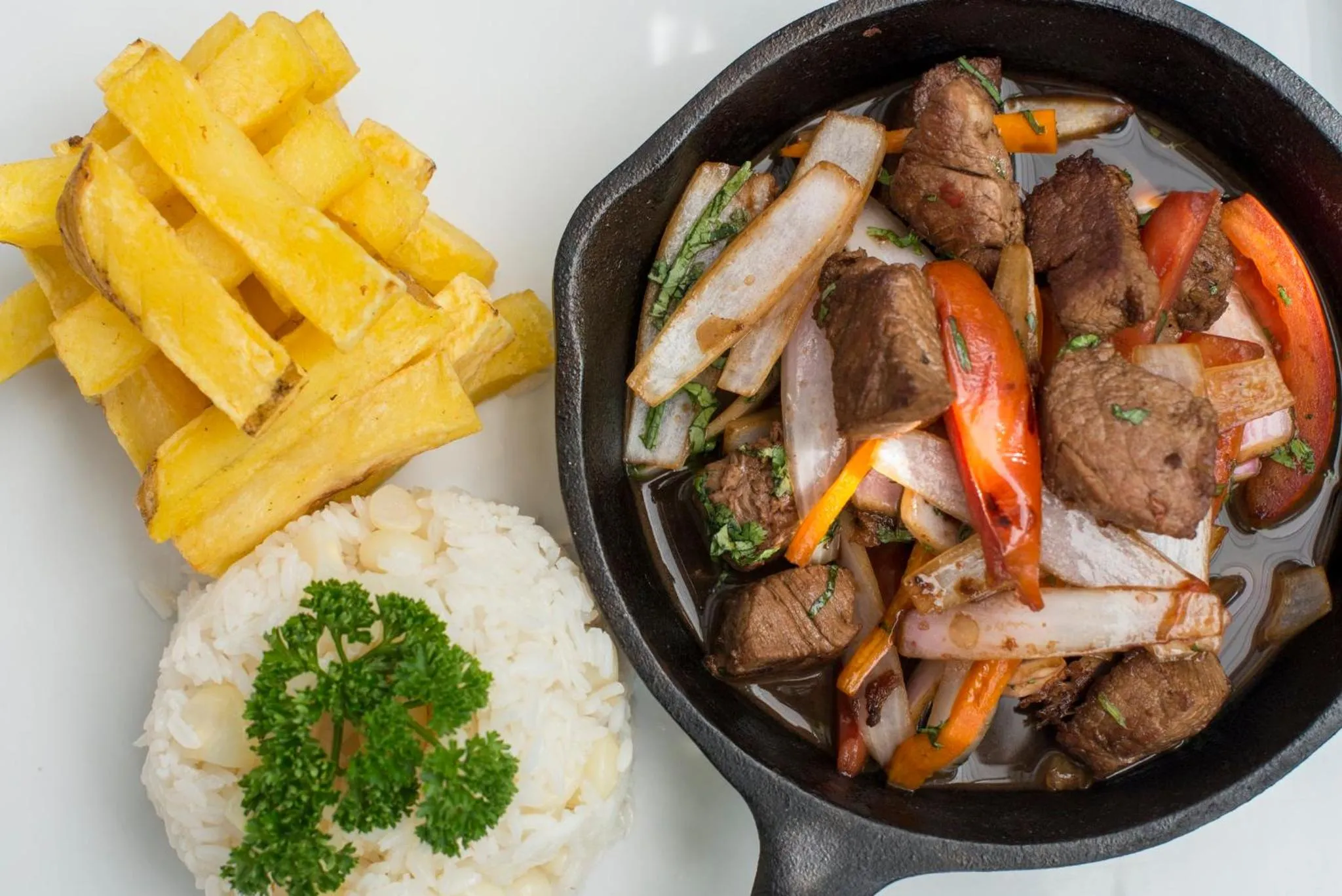 Restaurant/places to eat in Crowne Plaza Lima by IHG