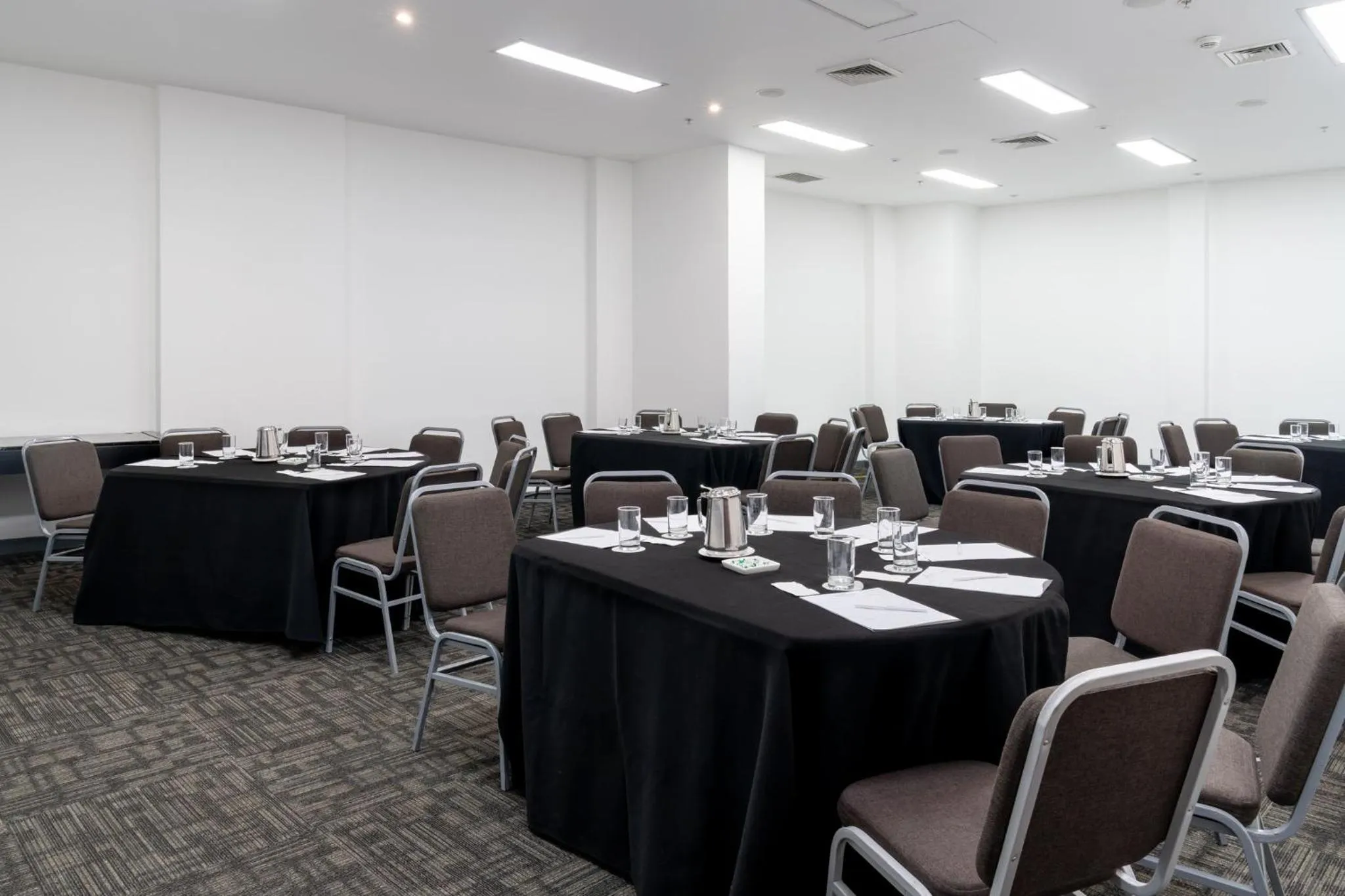Meeting/conference room in Crowne Plaza Lima by IHG