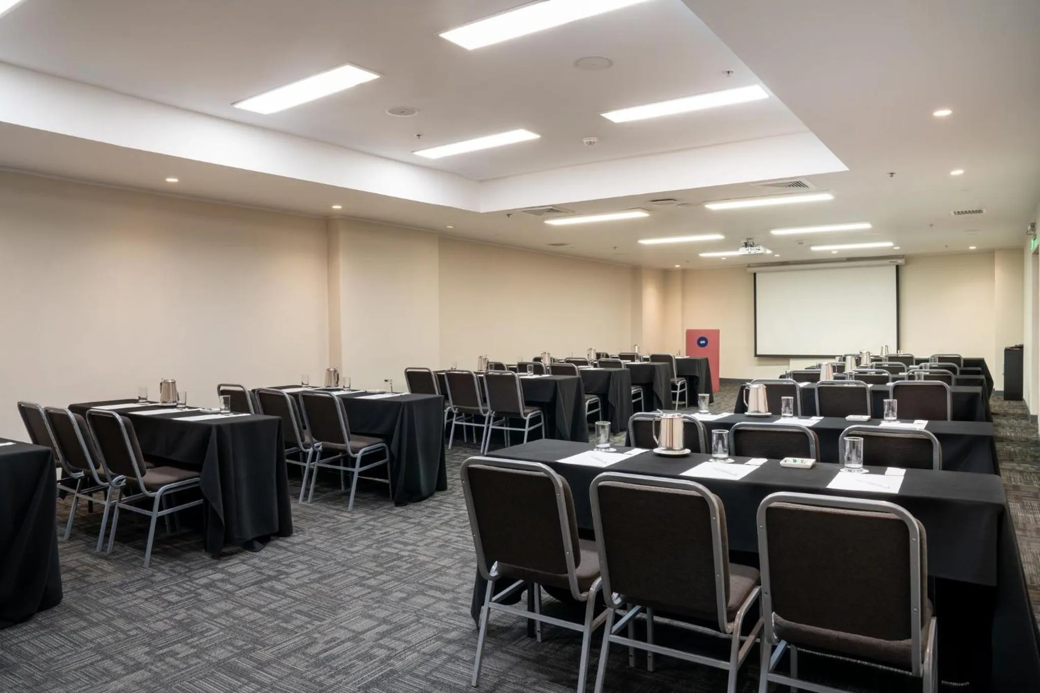Meeting/conference room in Crowne Plaza Lima by IHG