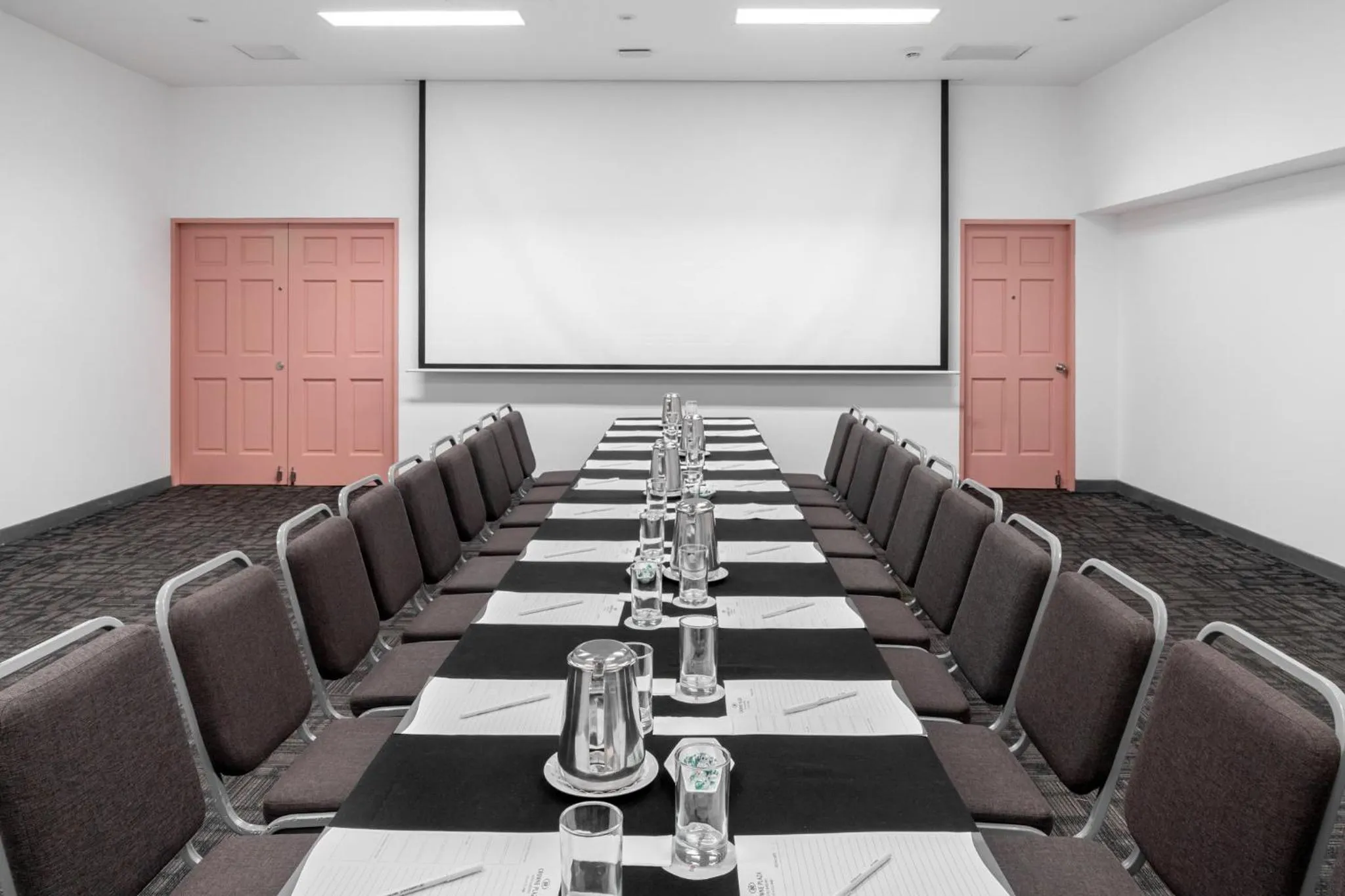 Meeting/conference room in Crowne Plaza Lima by IHG
