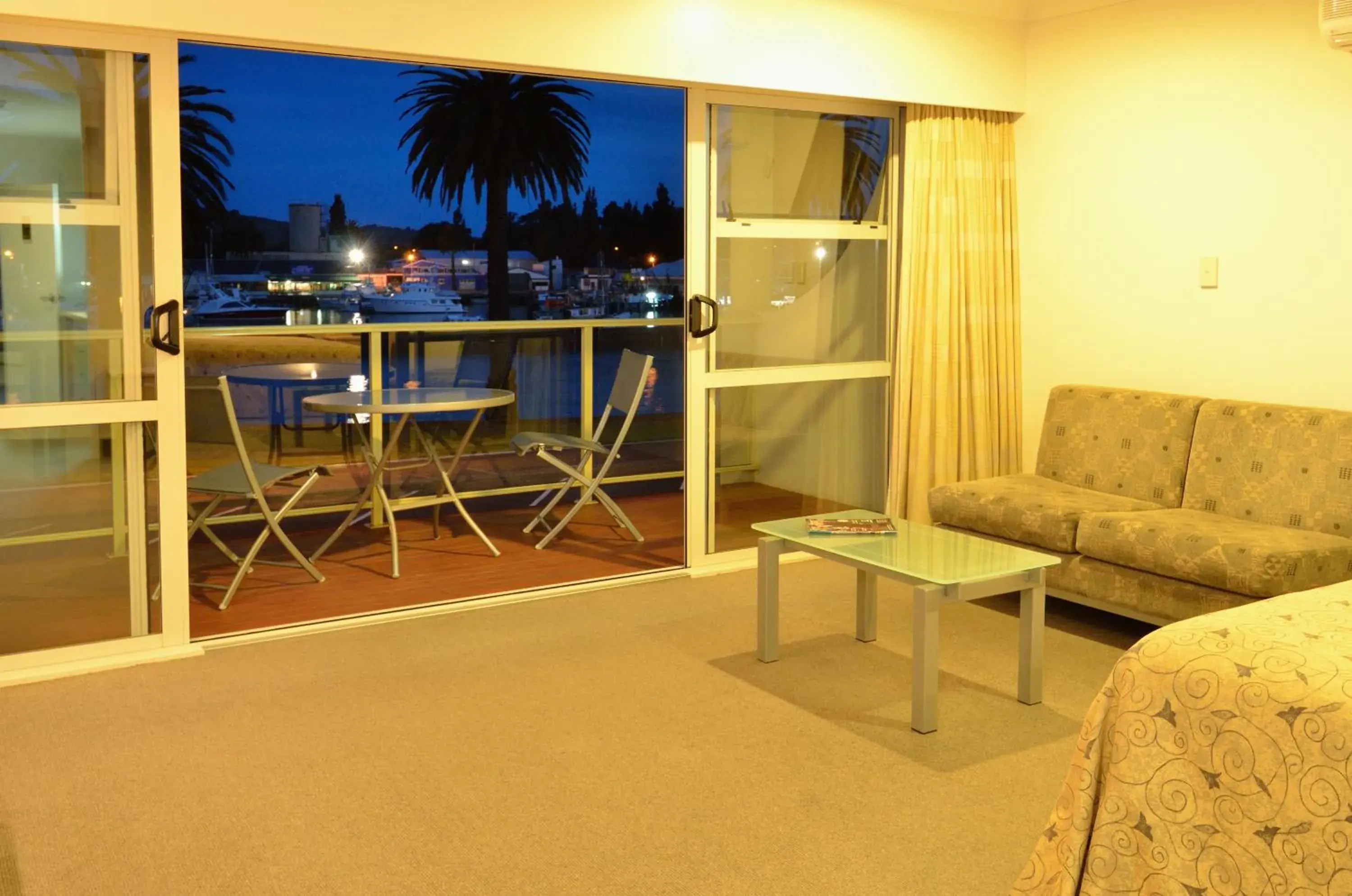 One-Bedroom Apartment in Senator Motor Inn One-Bedroom Apartment in Senator Motor Inn