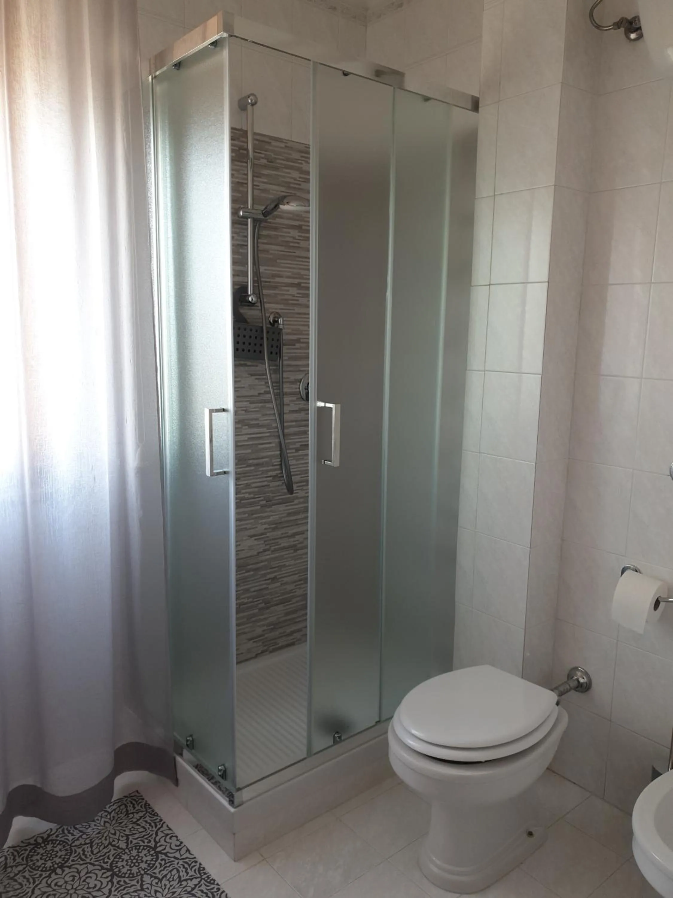 Shower in Vista Volo