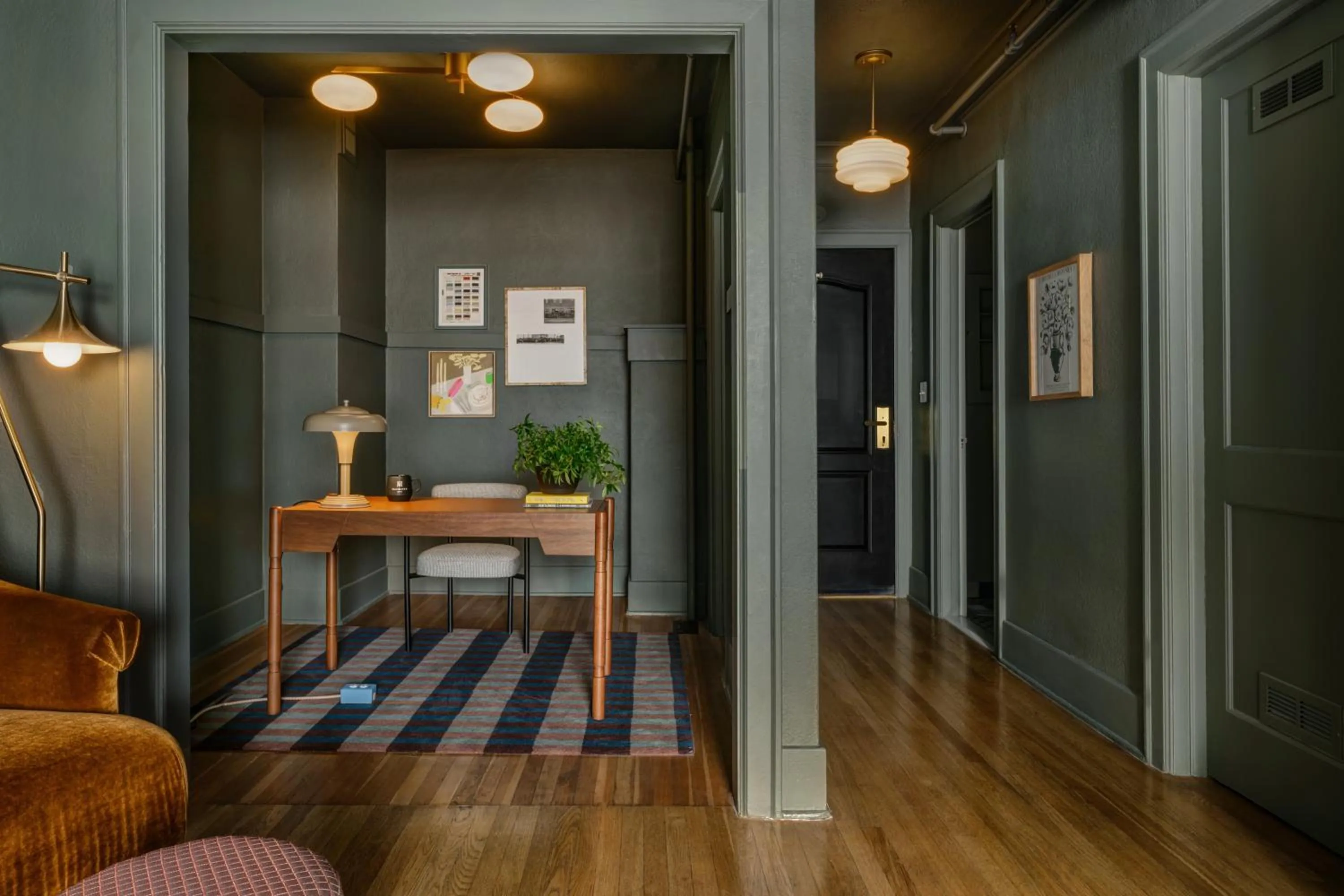 Guests in MarQueen Hotel - NEWLY RENOVATED