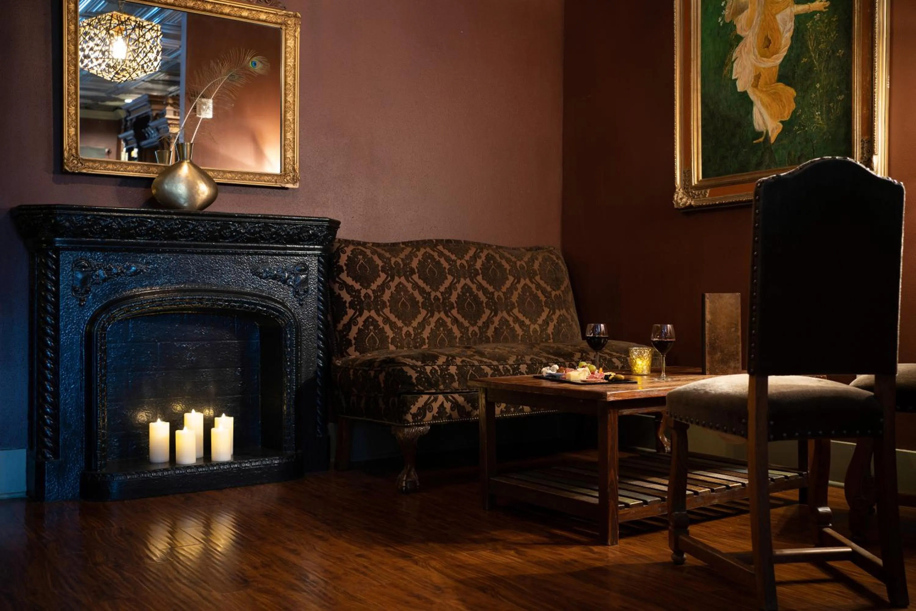 Restaurant/places to eat in MarQueen Hotel - NEWLY RENOVATED