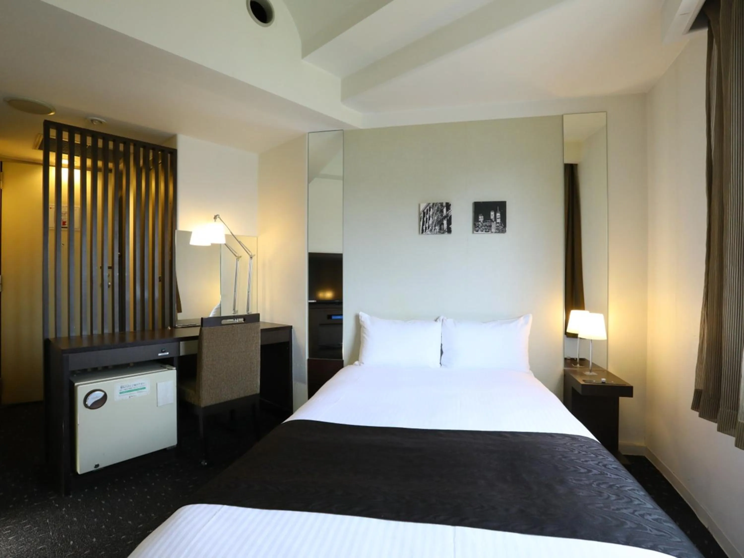 Photo of the whole room, Bed in APA Hotel Sagamihara Hashimoto Ekimae