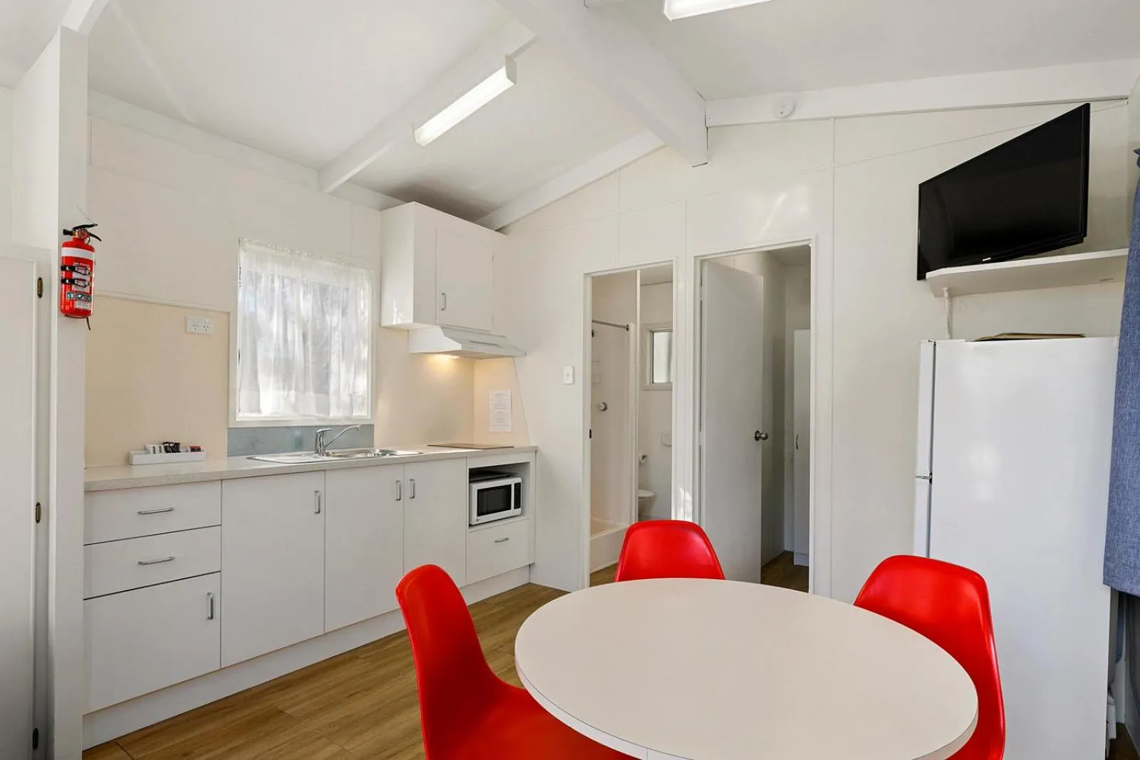 Kitchen or kitchenette in High Country Holiday Park