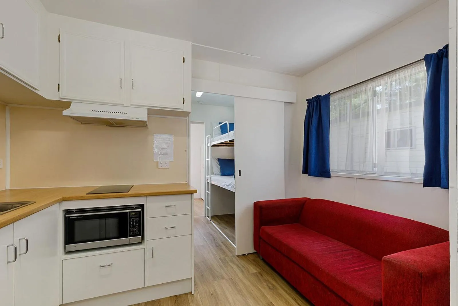 Kitchen or kitchenette in High Country Holiday Park