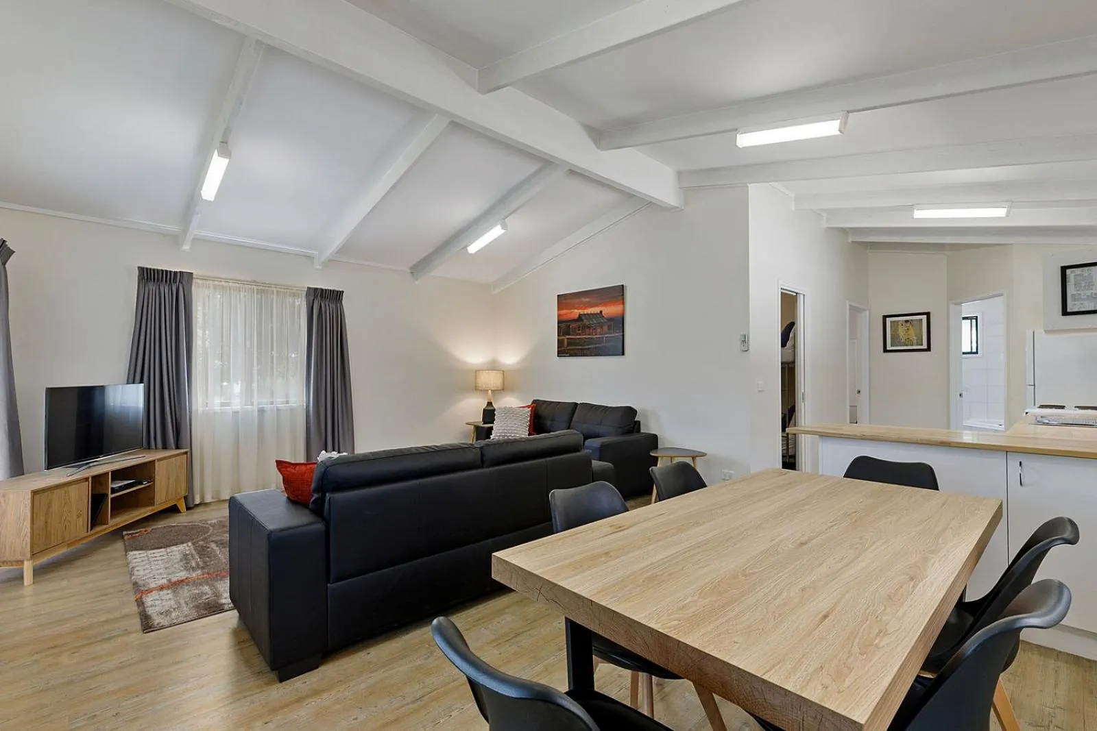 Kitchen or kitchenette in High Country Holiday Park