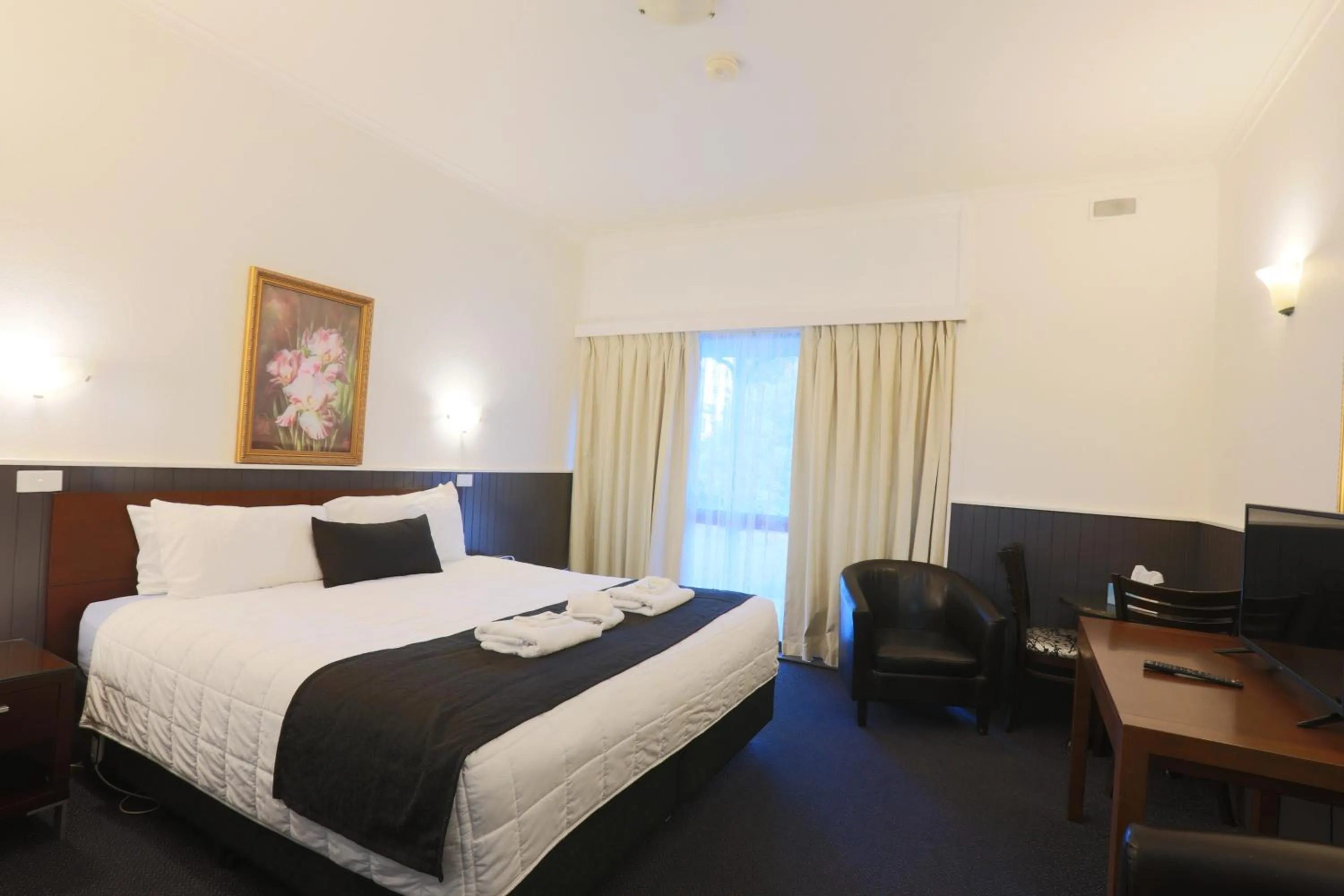 Bedroom, Bed in The Esplanade Motel