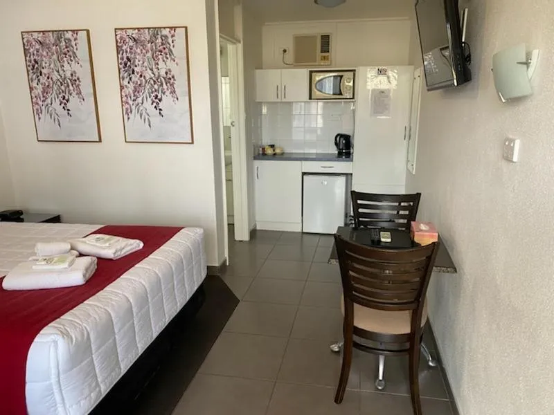 Bed in The Esplanade Motel