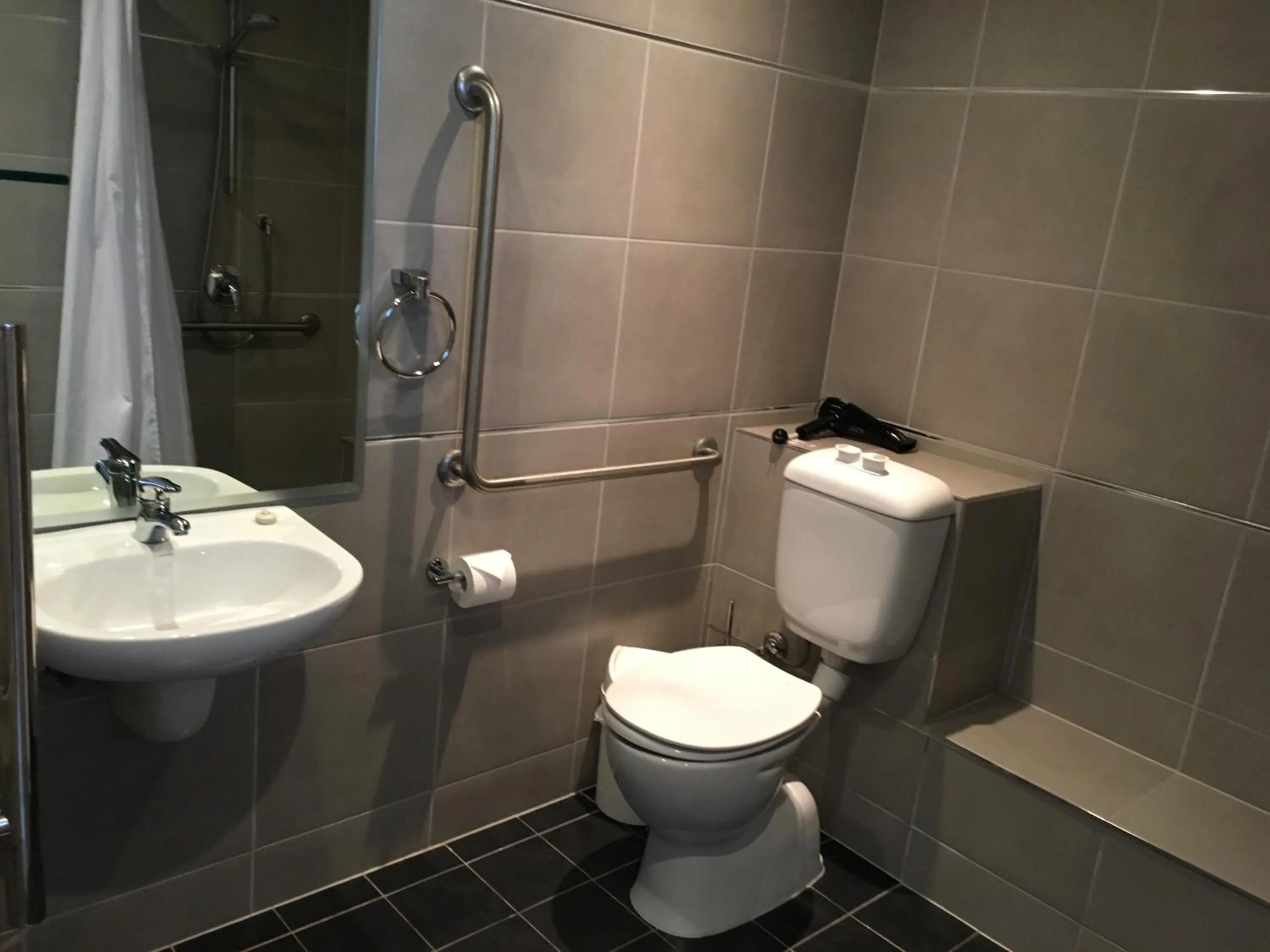 Toilet in Autoline Motel Queenstown