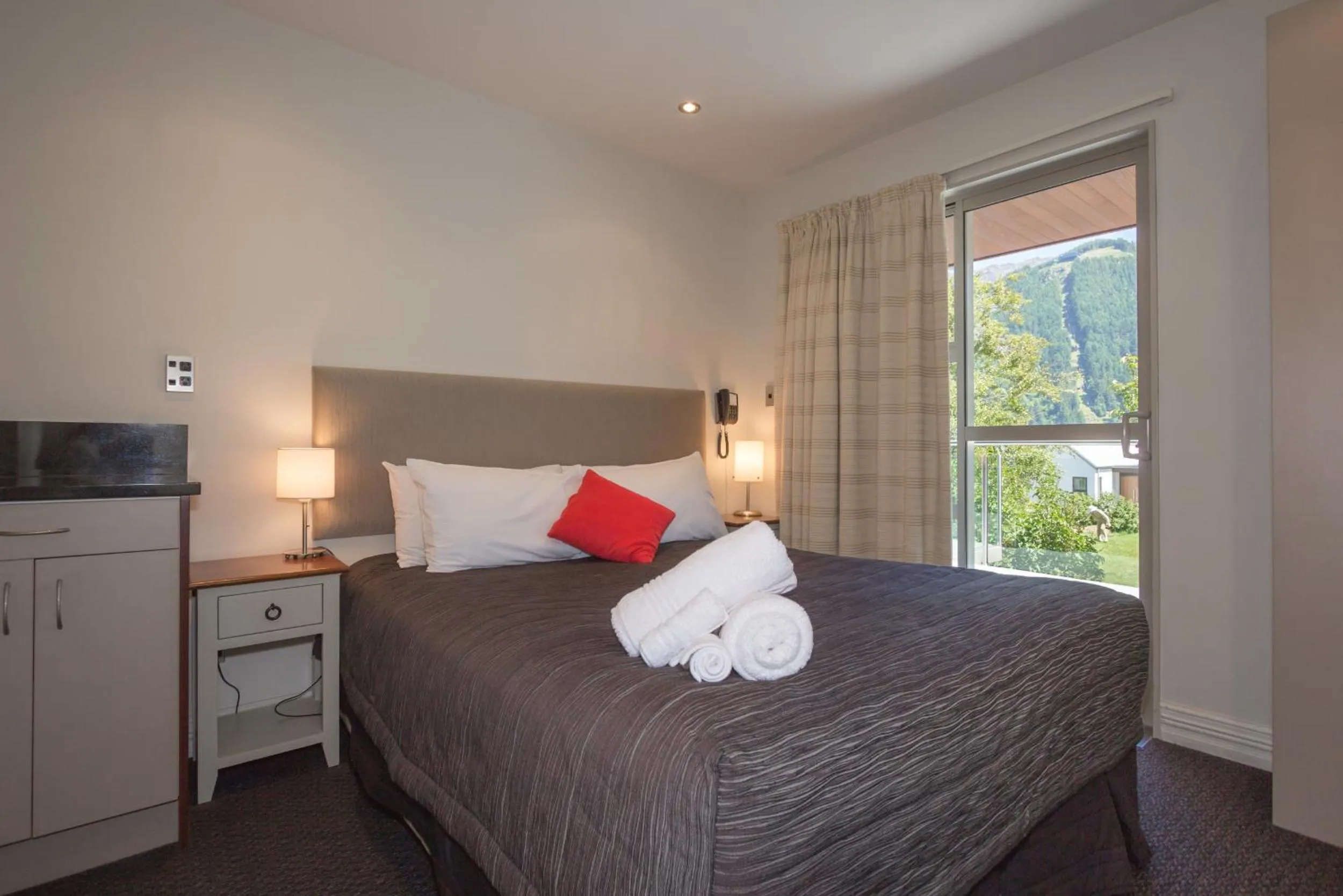 Bed in Autoline Motel Queenstown